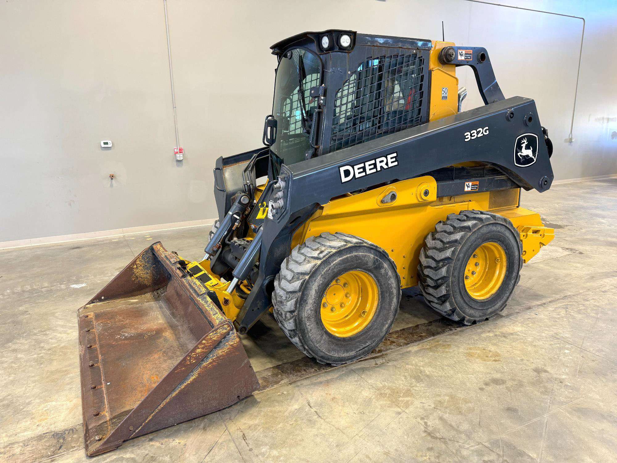 
								2021 John Deere 332G full									