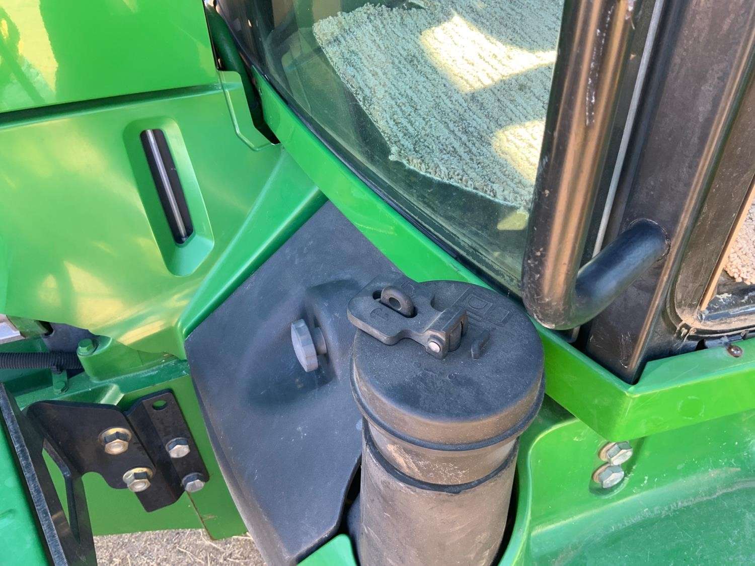 
								2011 John Deere 7830 MFWD Tractor full									