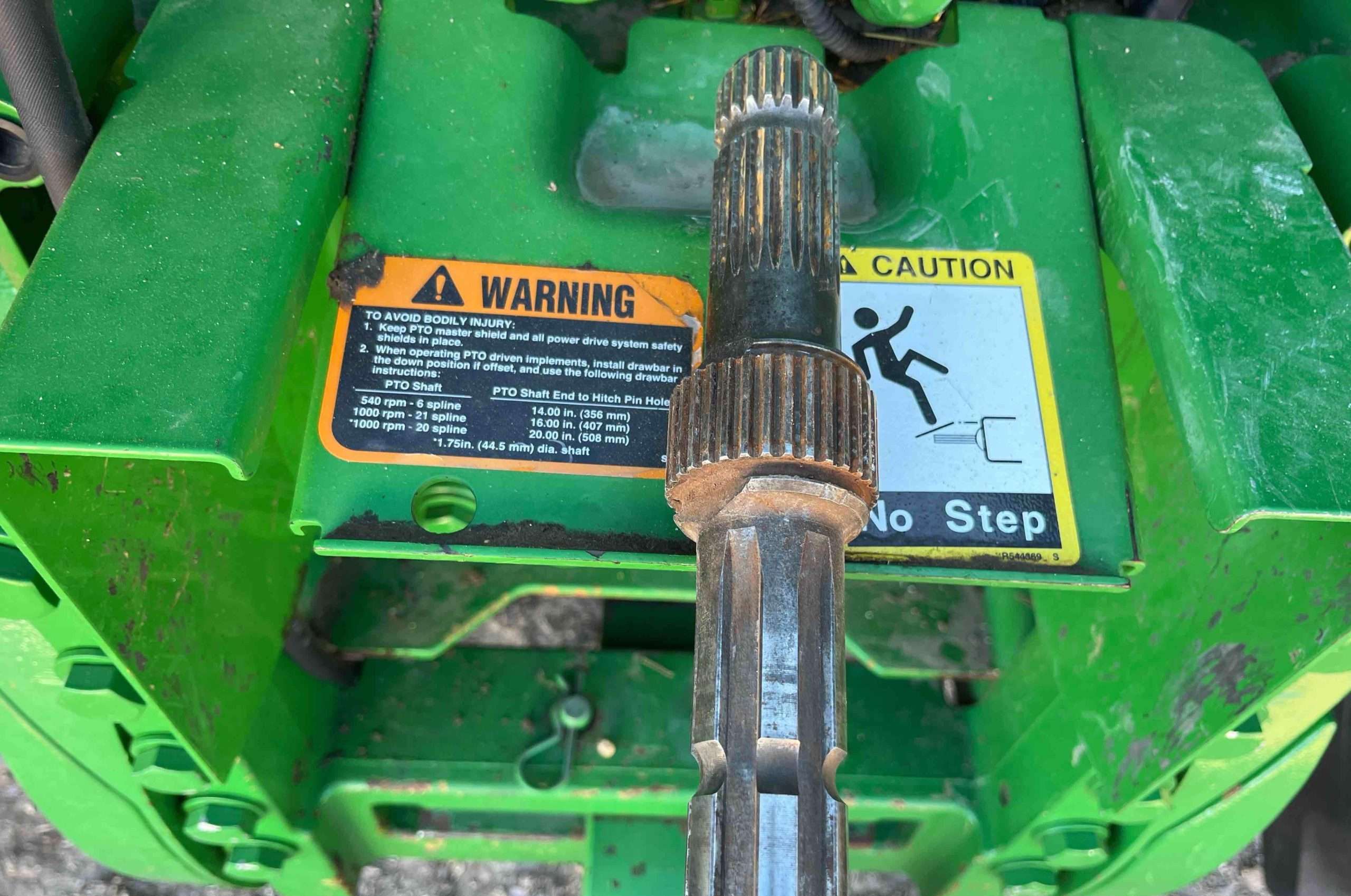 
								2015 John Deere 7210R MFWD Tractor W/Grapple Loader full									