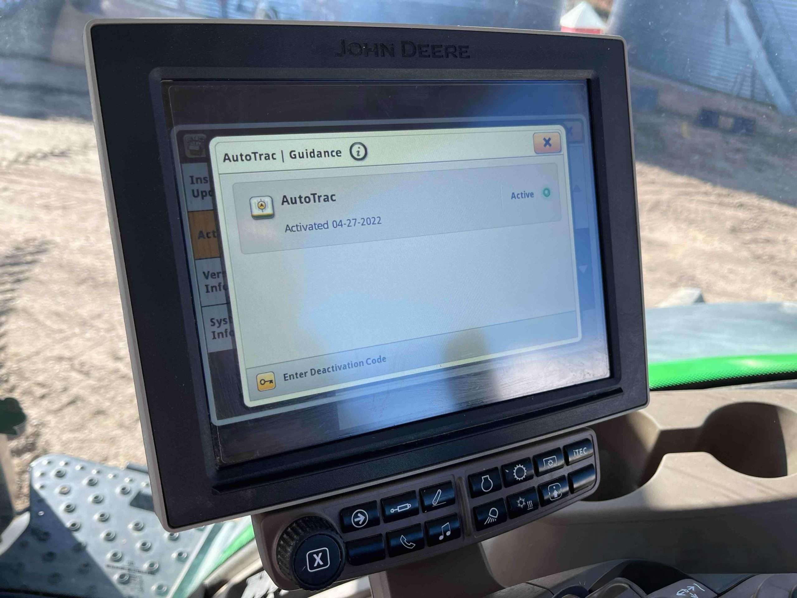 
								2015 John Deere 7210R MFWD Tractor W/Grapple Loader full									