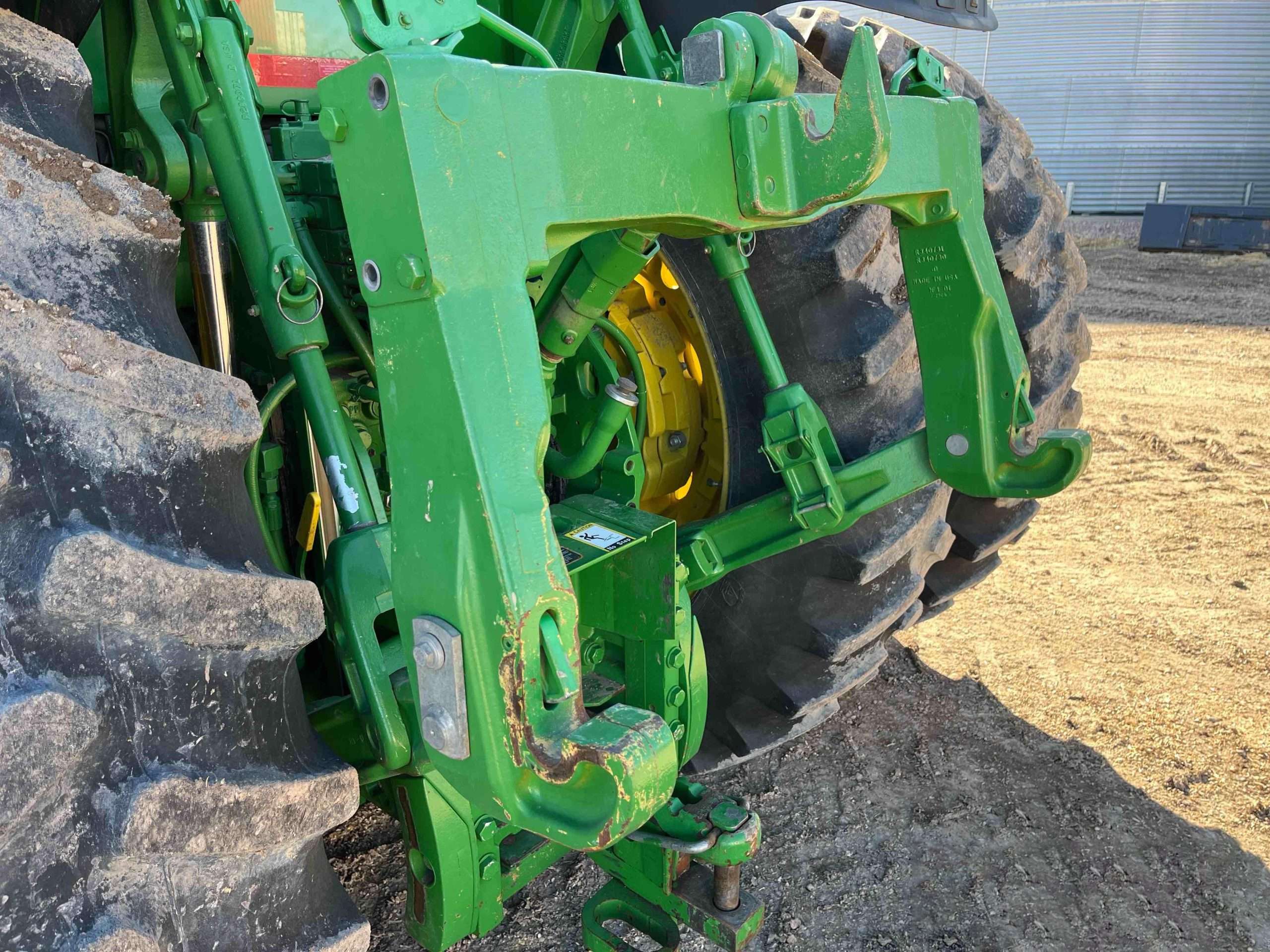 
								2015 John Deere 7210R MFWD Tractor W/Grapple Loader full									