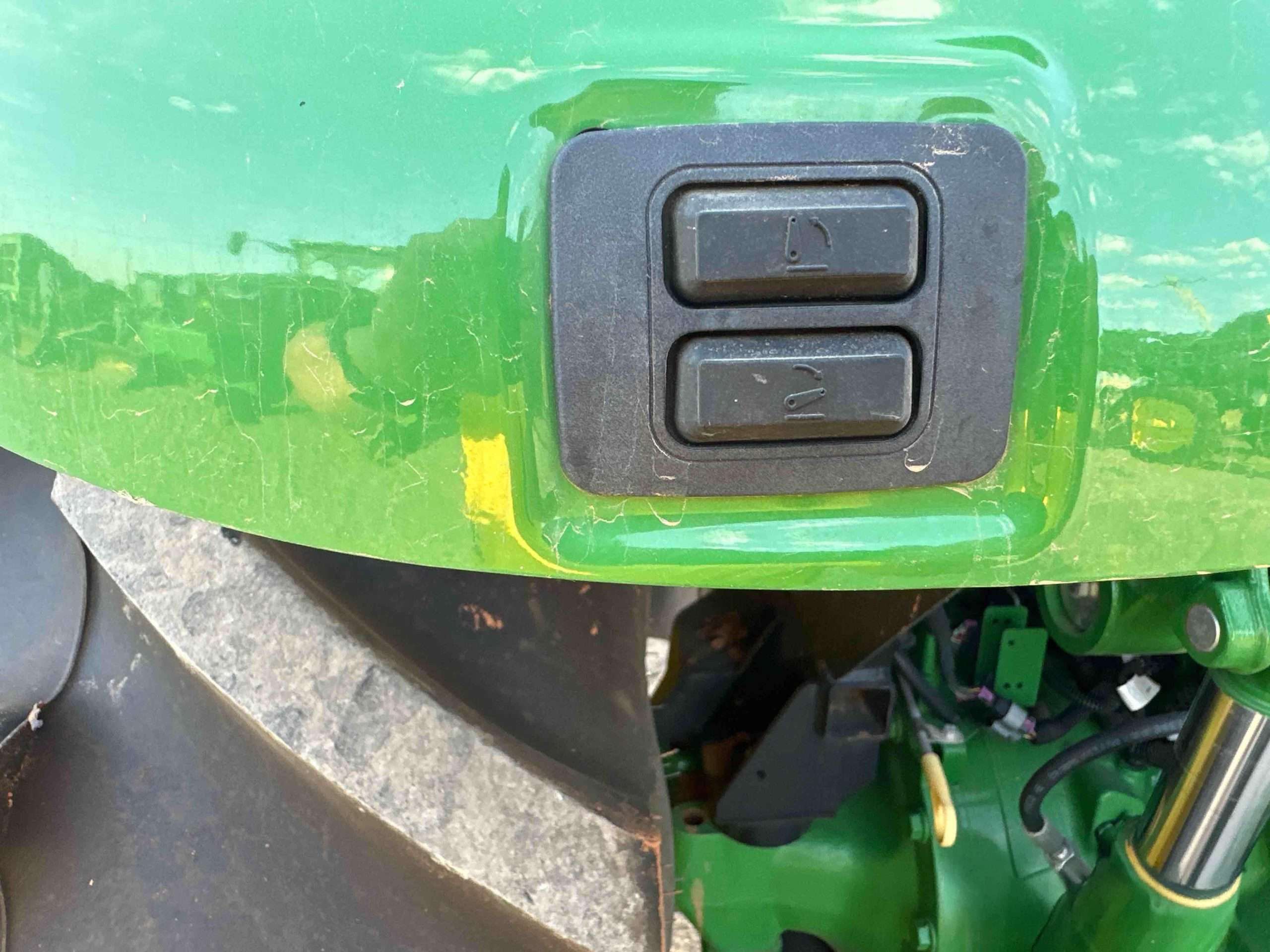 
								2021 John Deere 5090M MFWD Tractor W/Loader full									