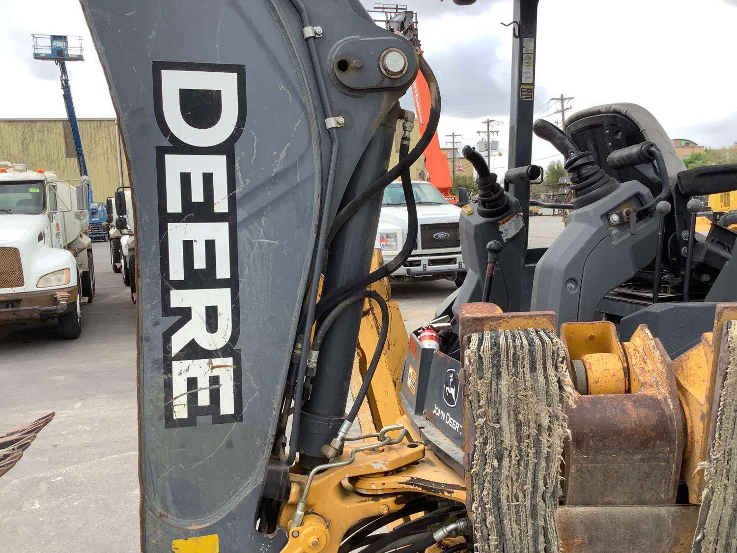 
								2015 John Deere 310L EP 4×4 full									