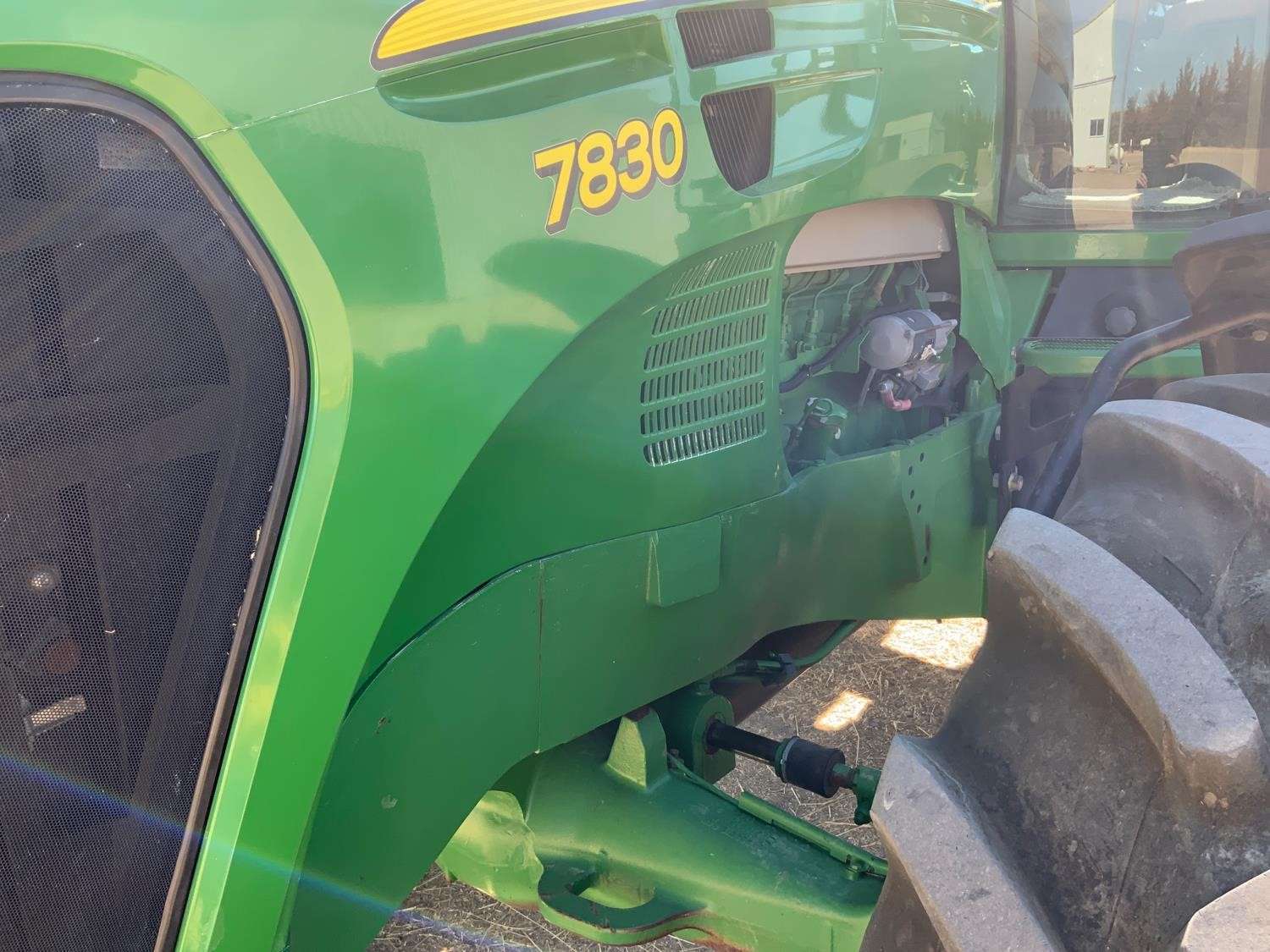 
								2011 John Deere 7830 MFWD Tractor full									