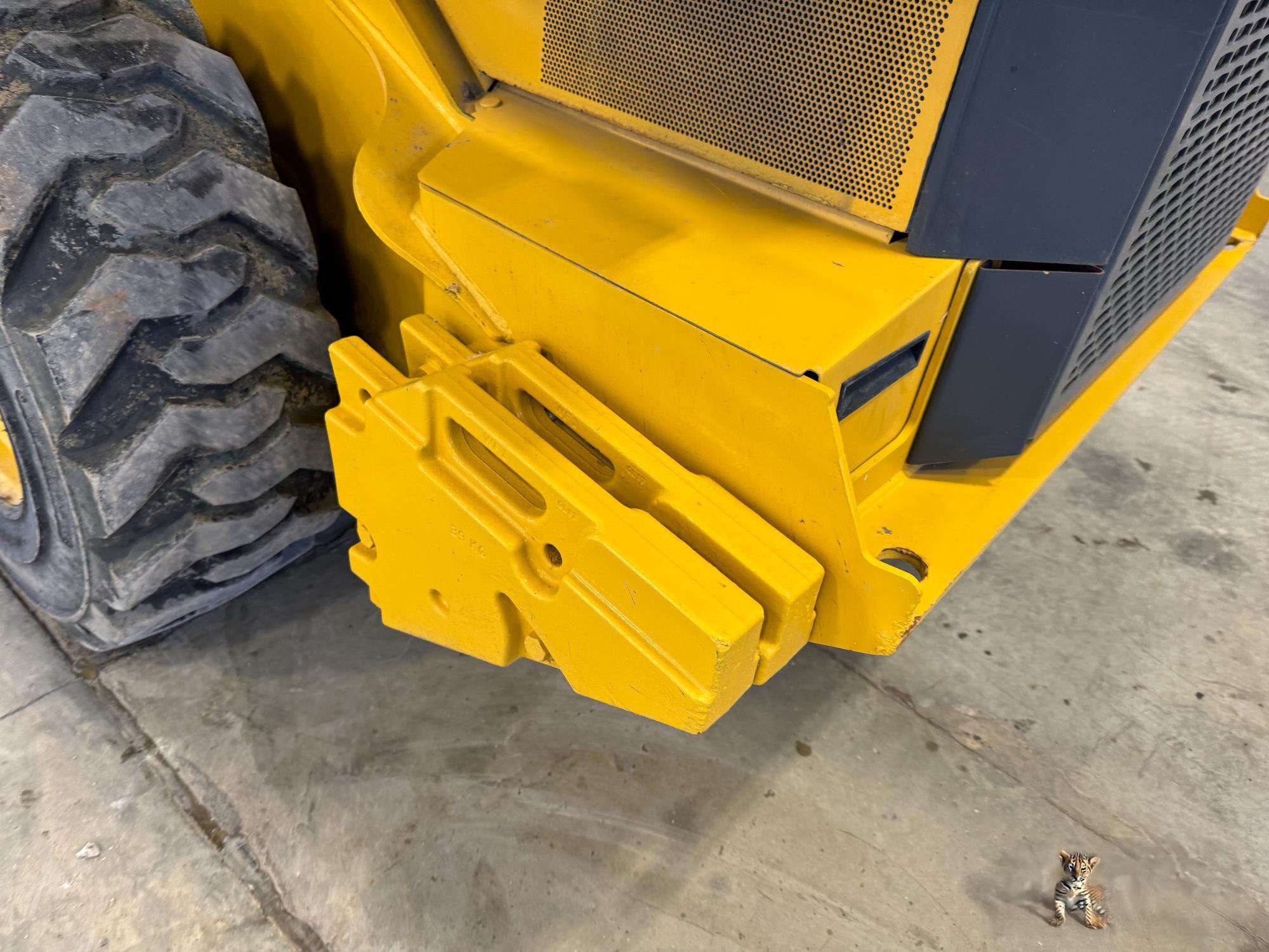 
								2021 John Deere 332G full									