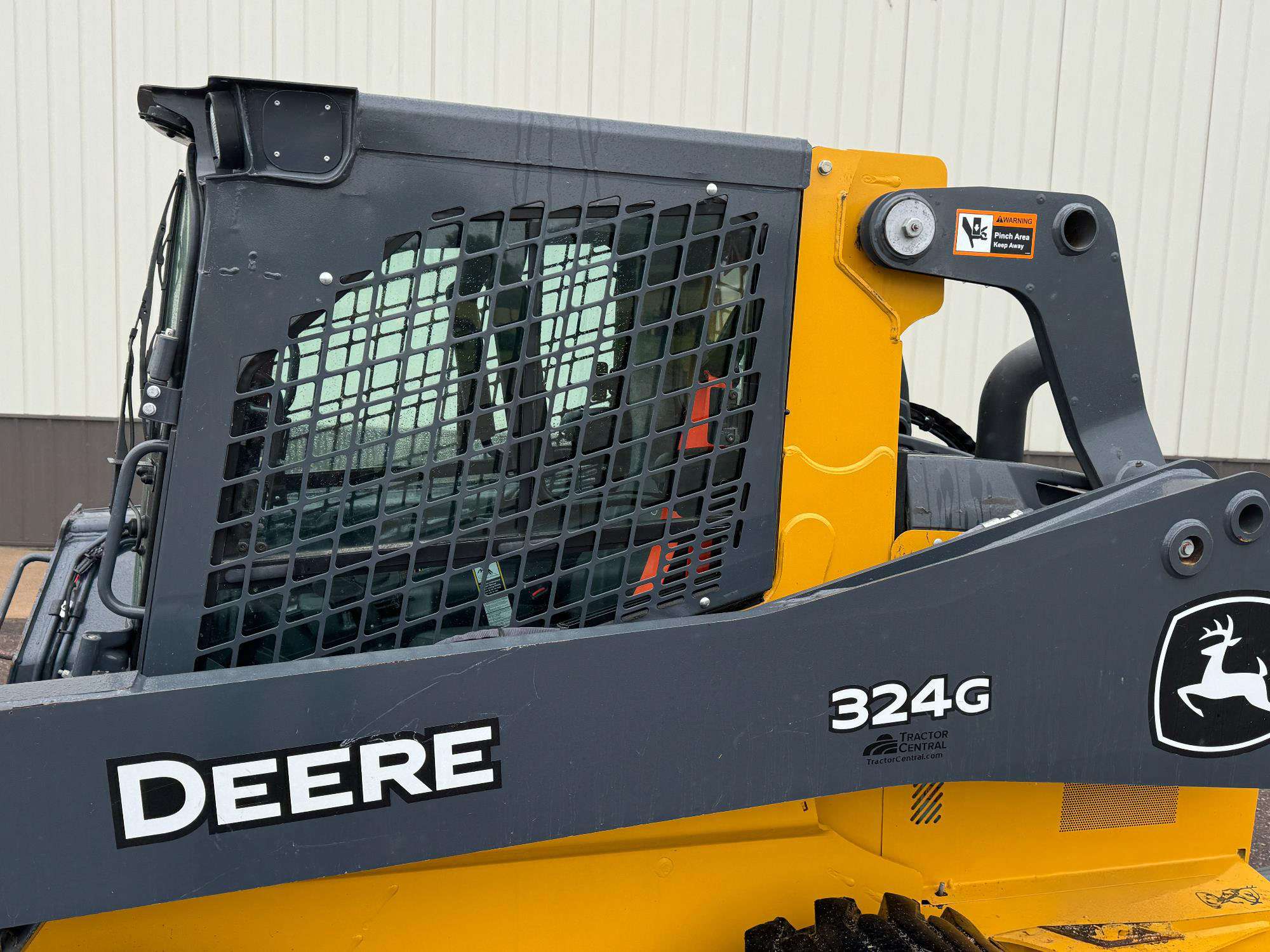 
								2022 John Deere 324G W/Bucket full									