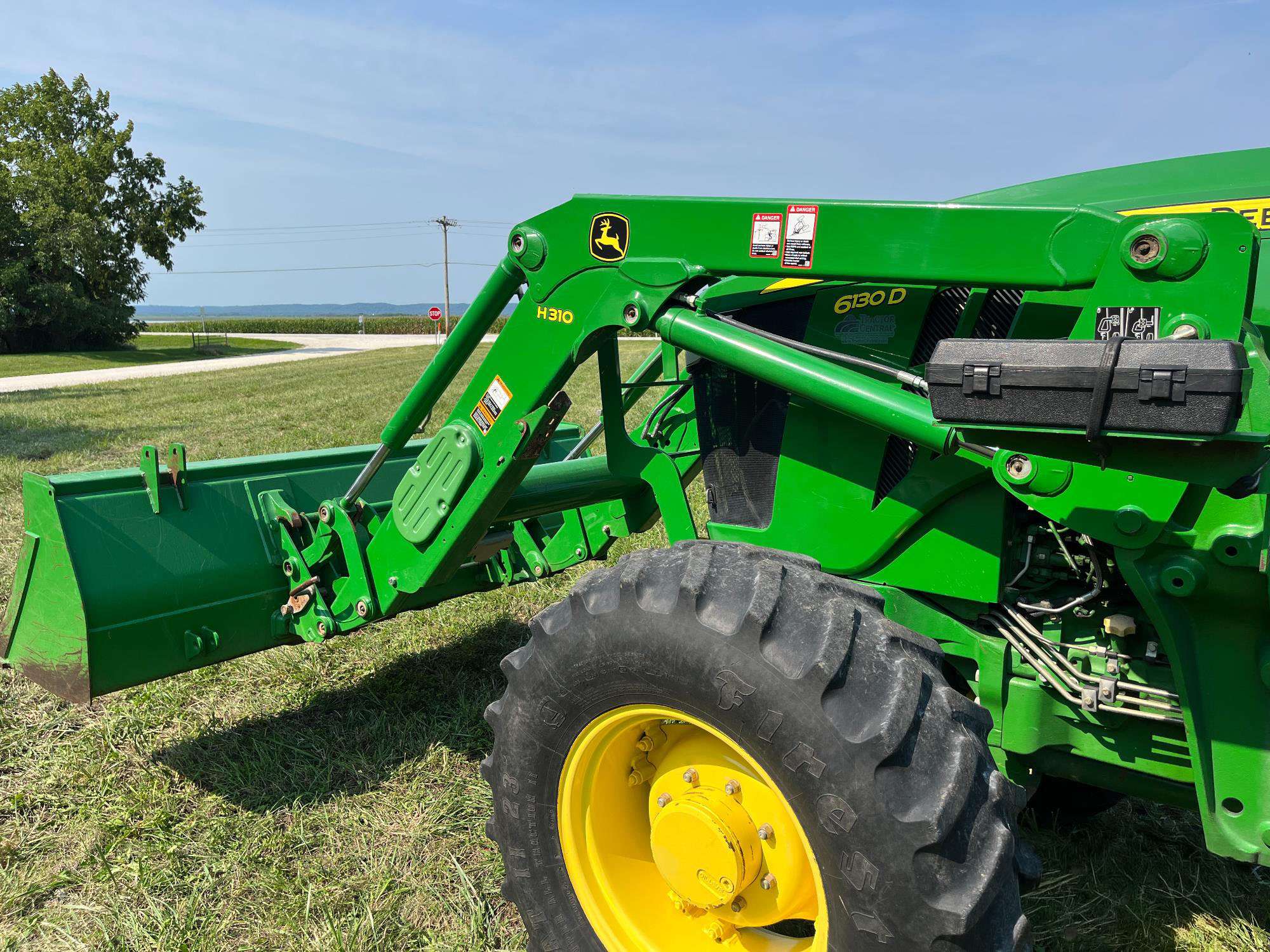 
								2014 John Deere 6130D MFWD Tractor W/Loader full									