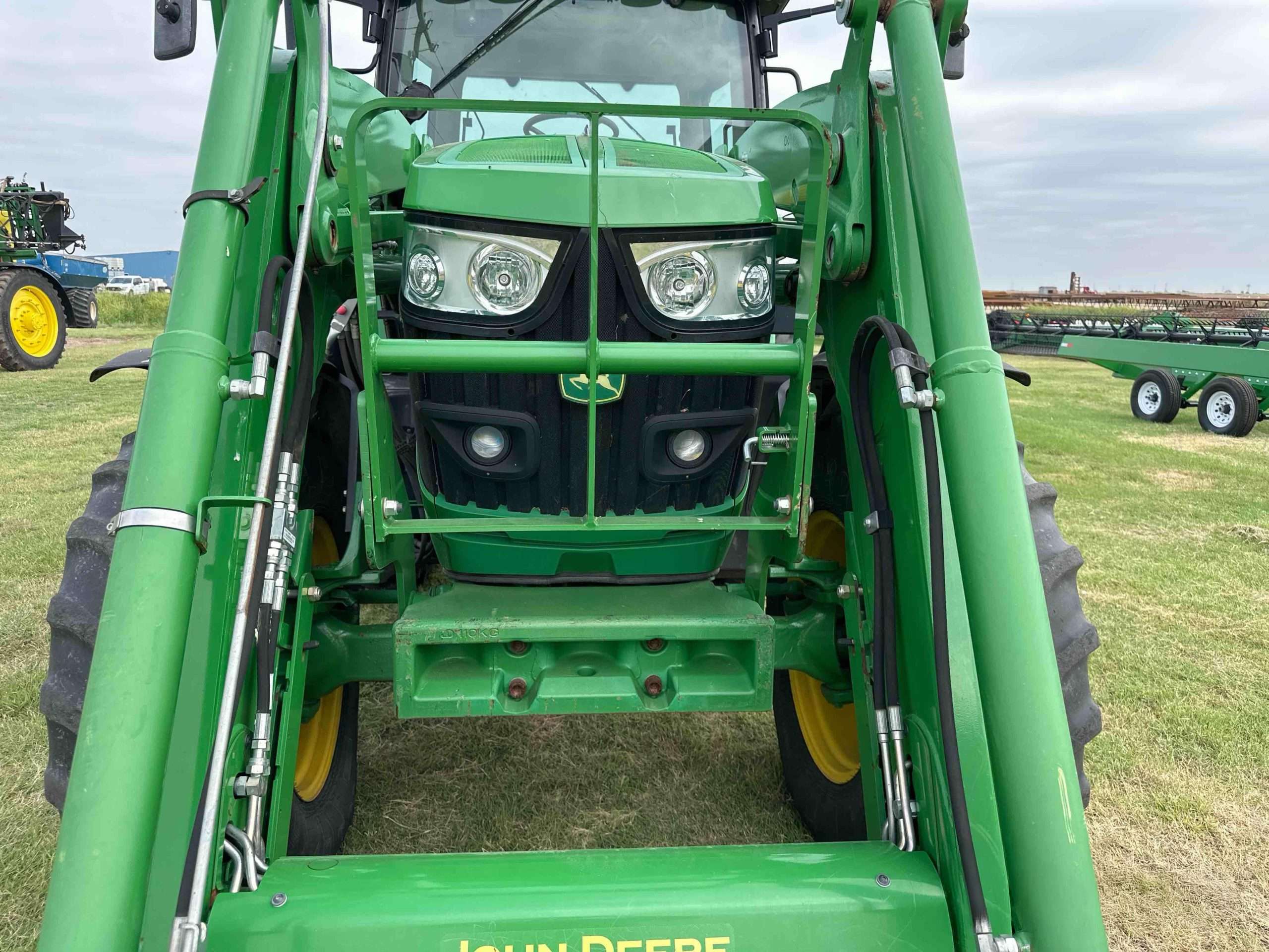 
								2017 John Deere 6155R MFWD Tractor W/Loader full									