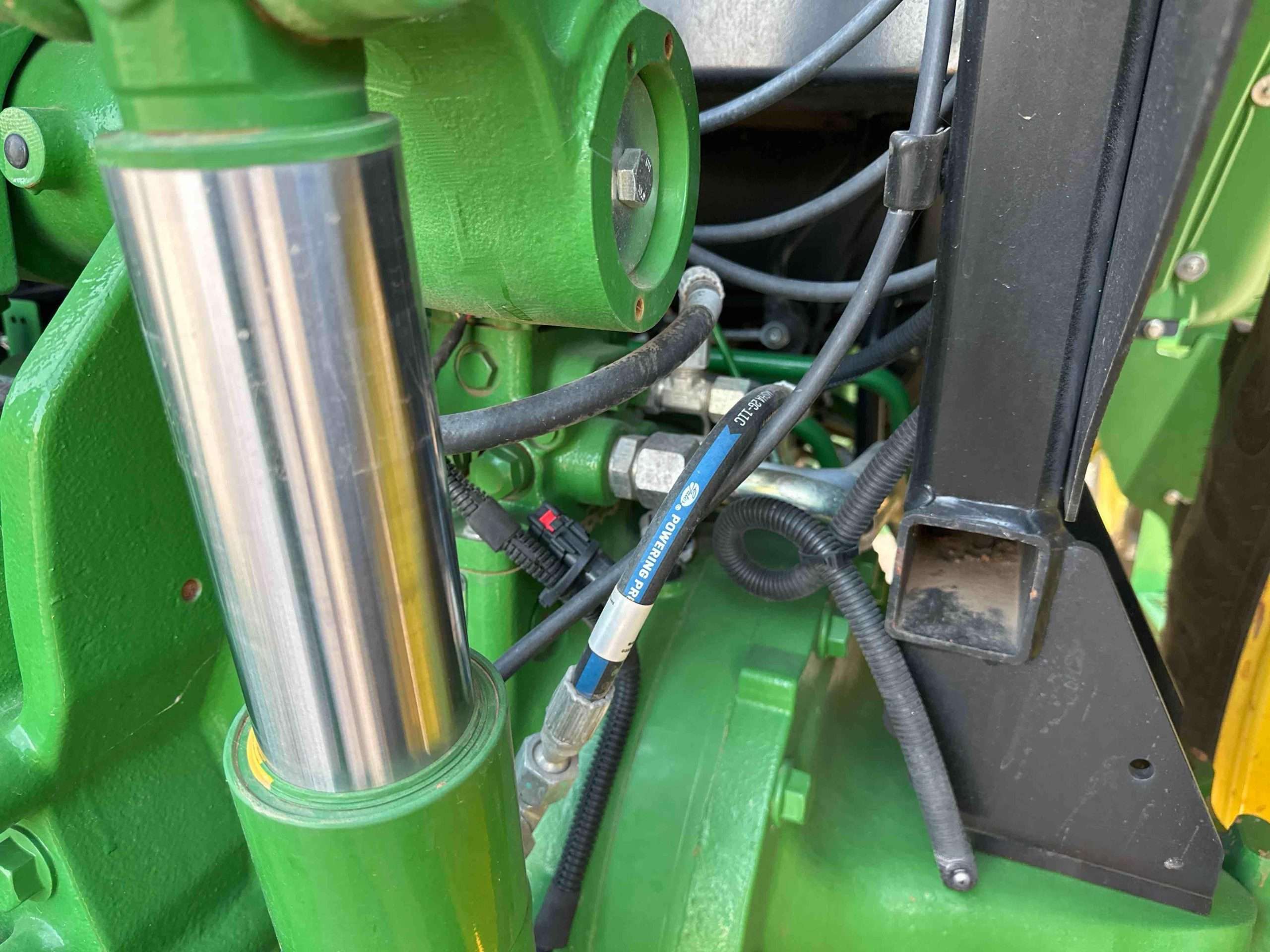 
								2021 John Deere 5090M MFWD Tractor W/Loader full									