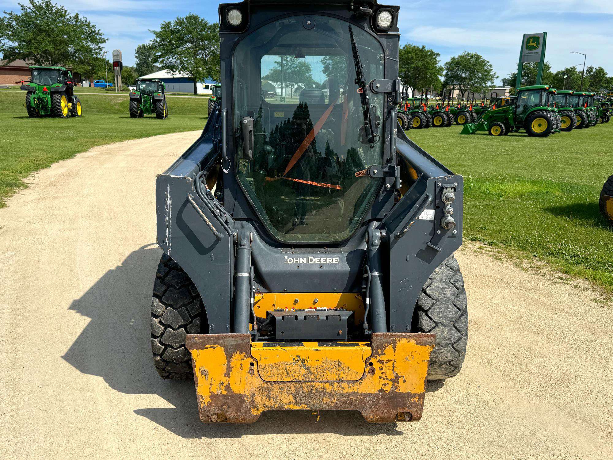 
								2019 John Deere 320G full									