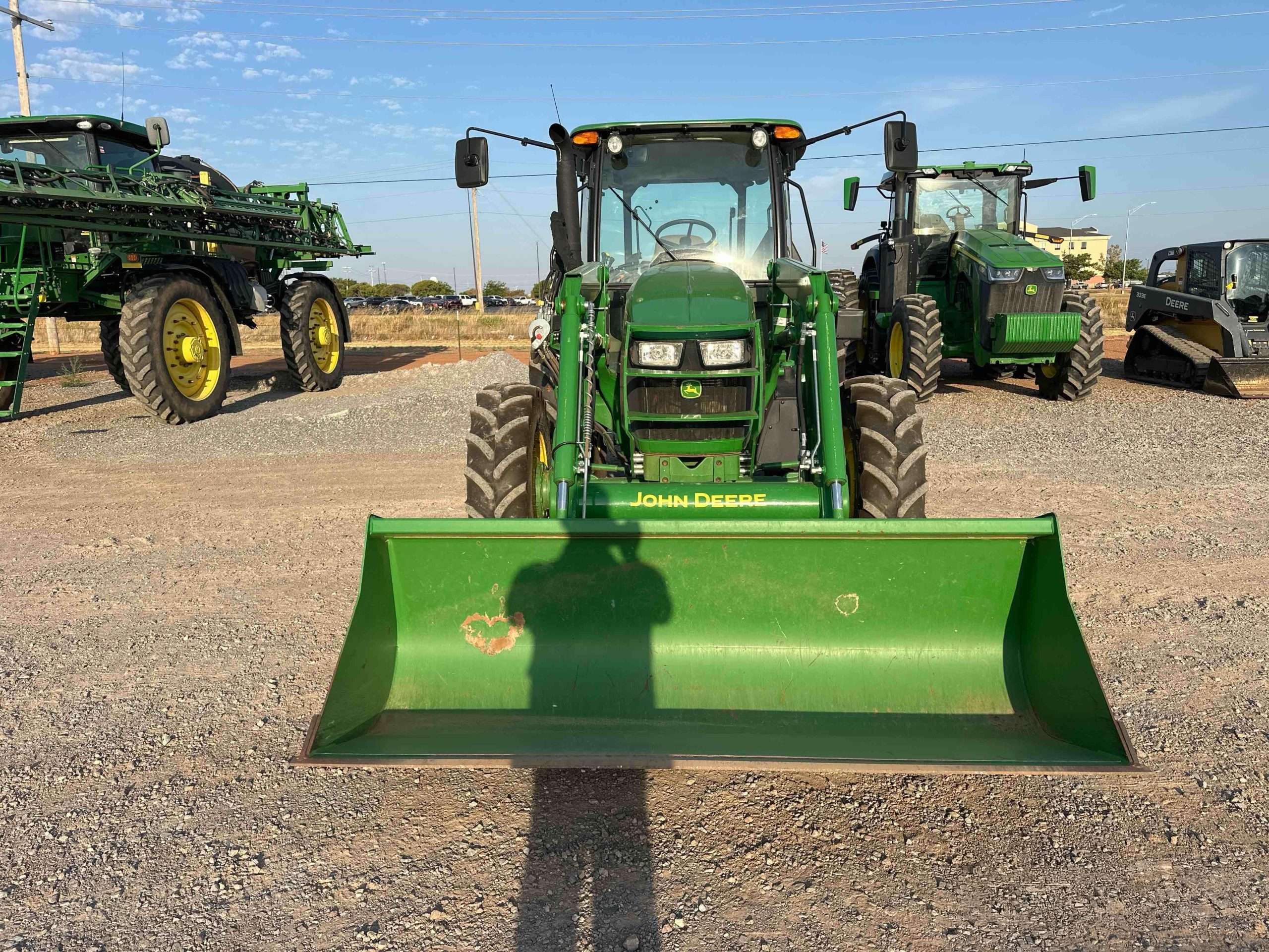 
								2021 John Deere 5090M MFWD Tractor W/Loader full									