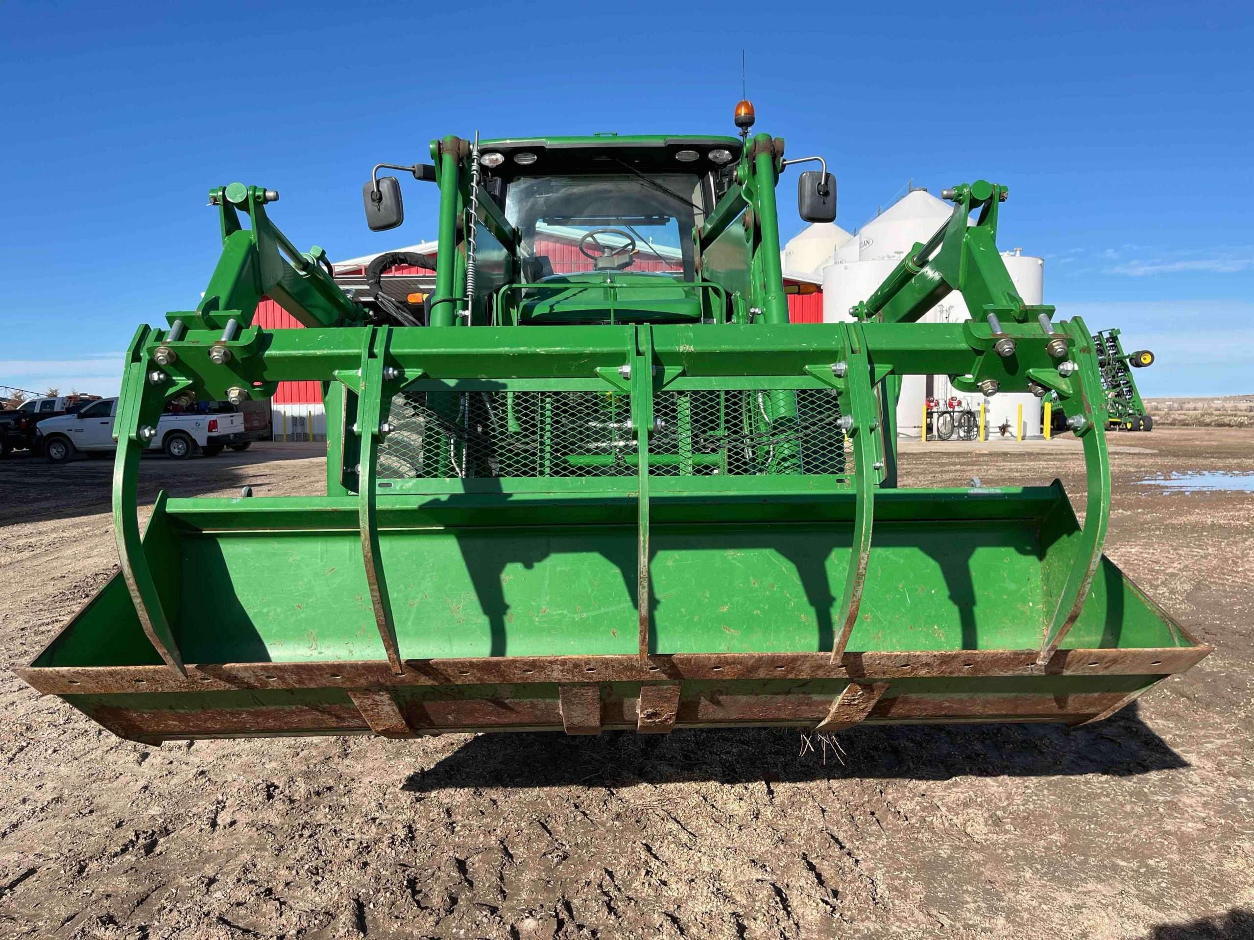 
								2015 John Deere 7210R MFWD Tractor W/Grapple Loader full									