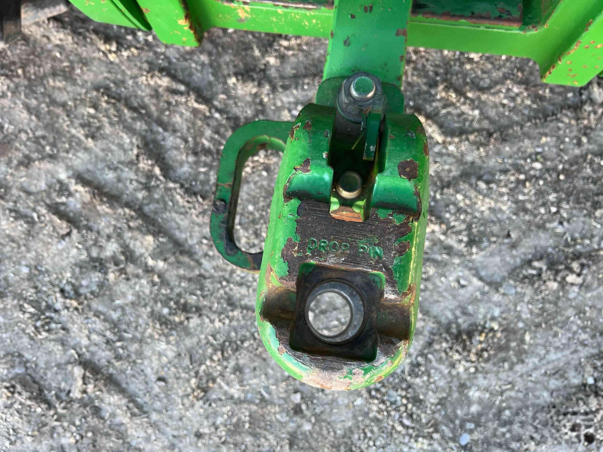 
								2015 John Deere 7210R MFWD Tractor W/Grapple Loader full									