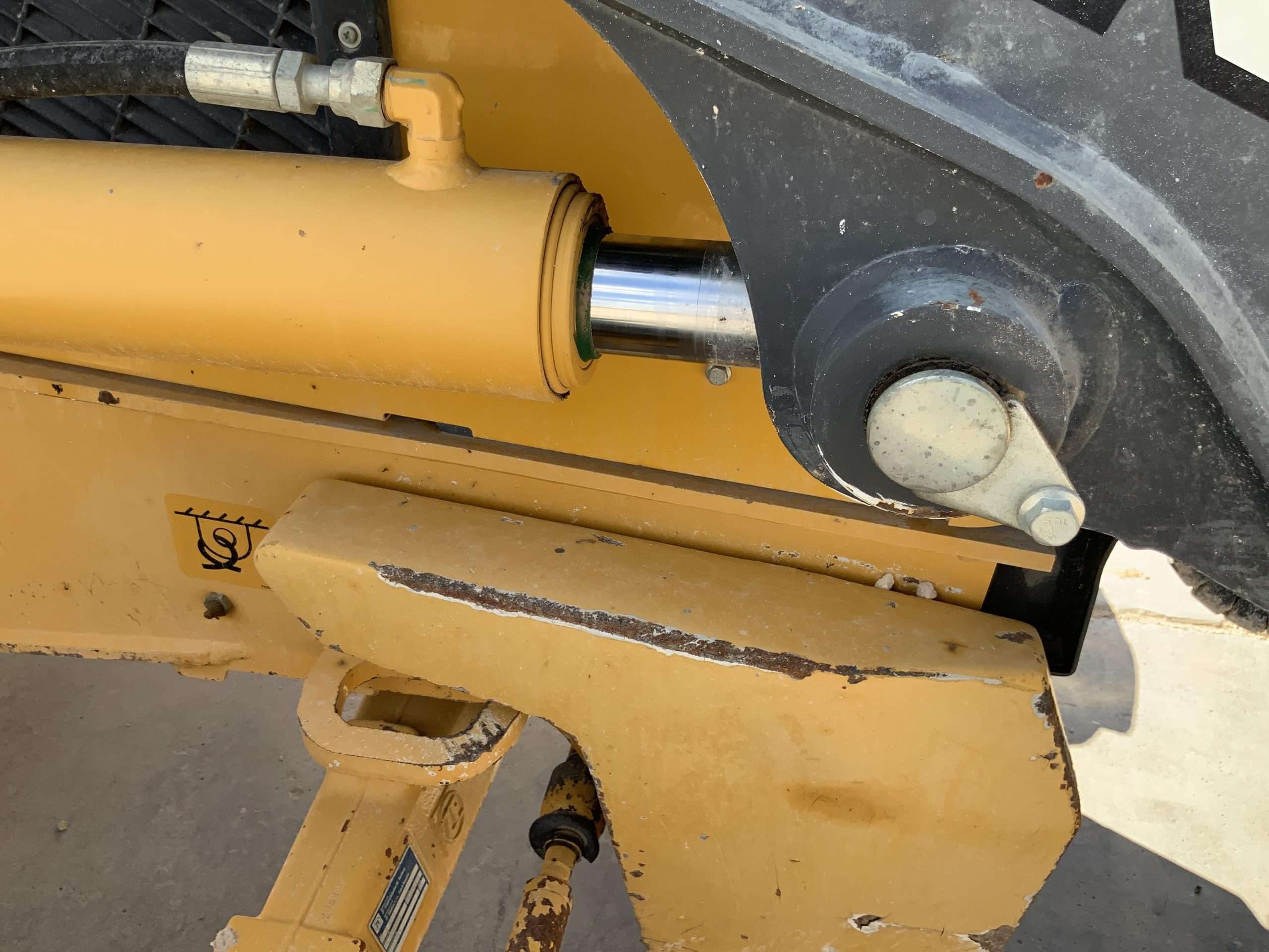 
								John Deere 410K 4WD full									
