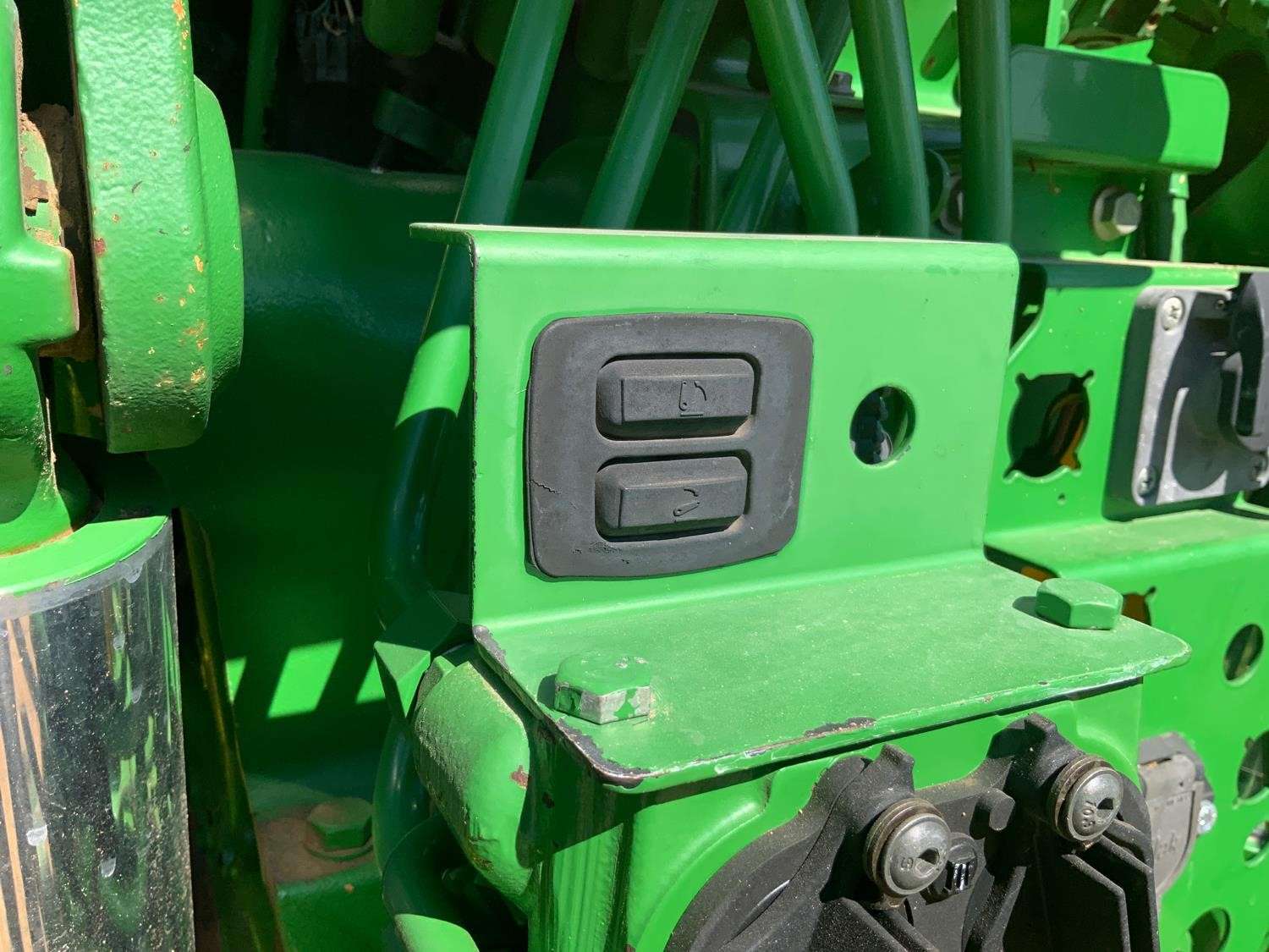 
								2011 John Deere 7830 MFWD Tractor full									