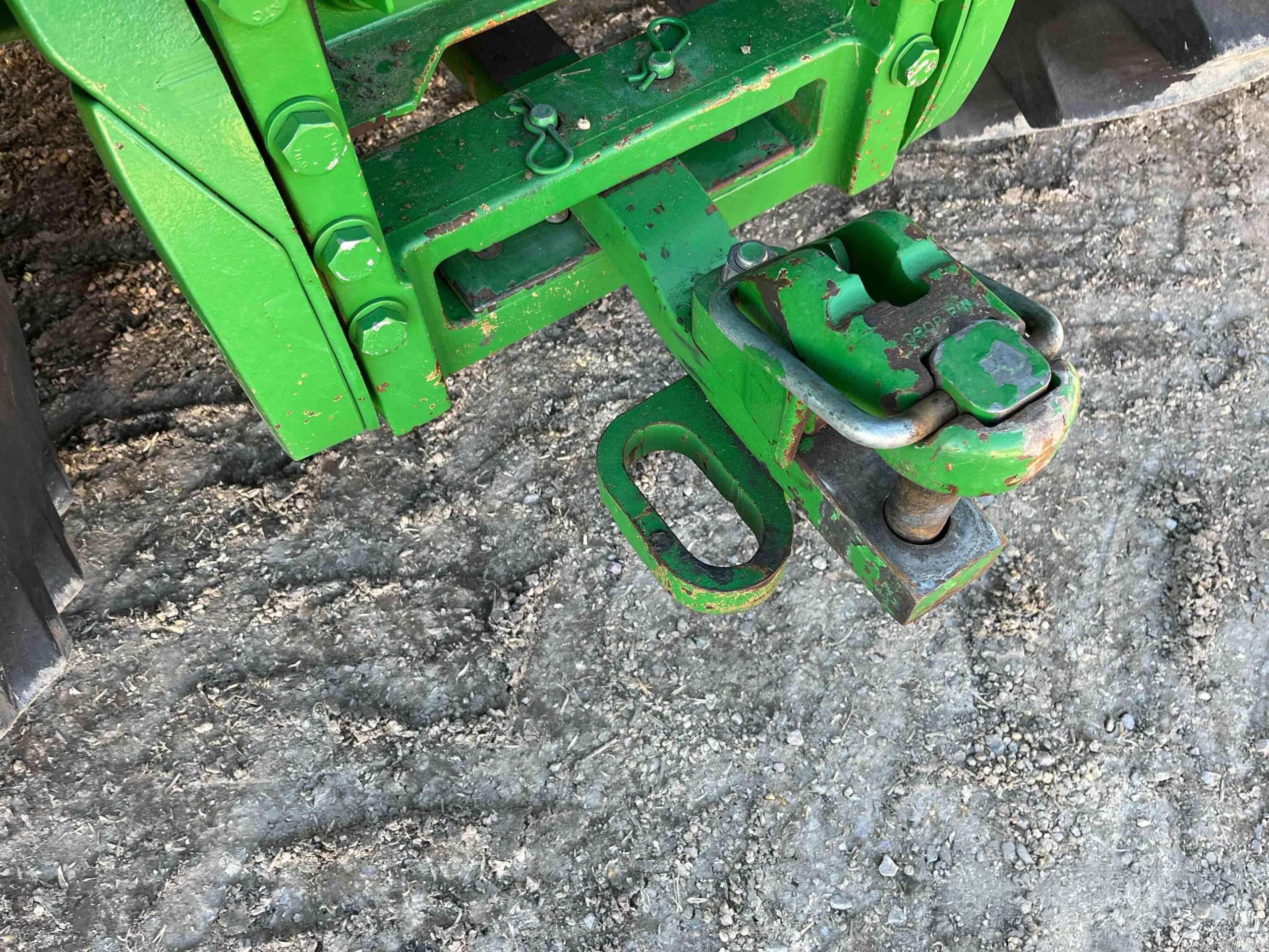 
								2015 John Deere 7210R MFWD Tractor W/Grapple Loader full									