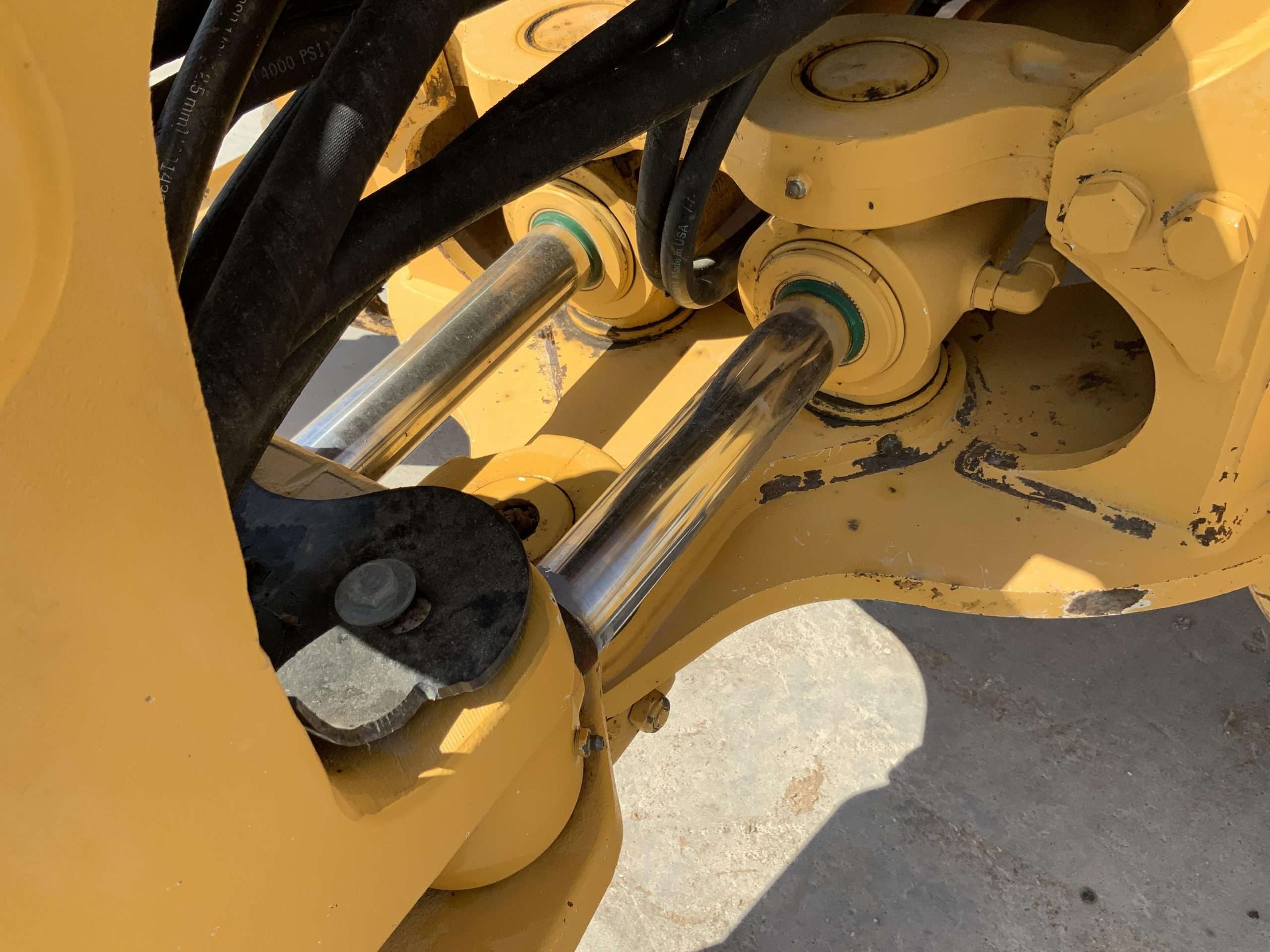 
								John Deere 410K 4WD full									