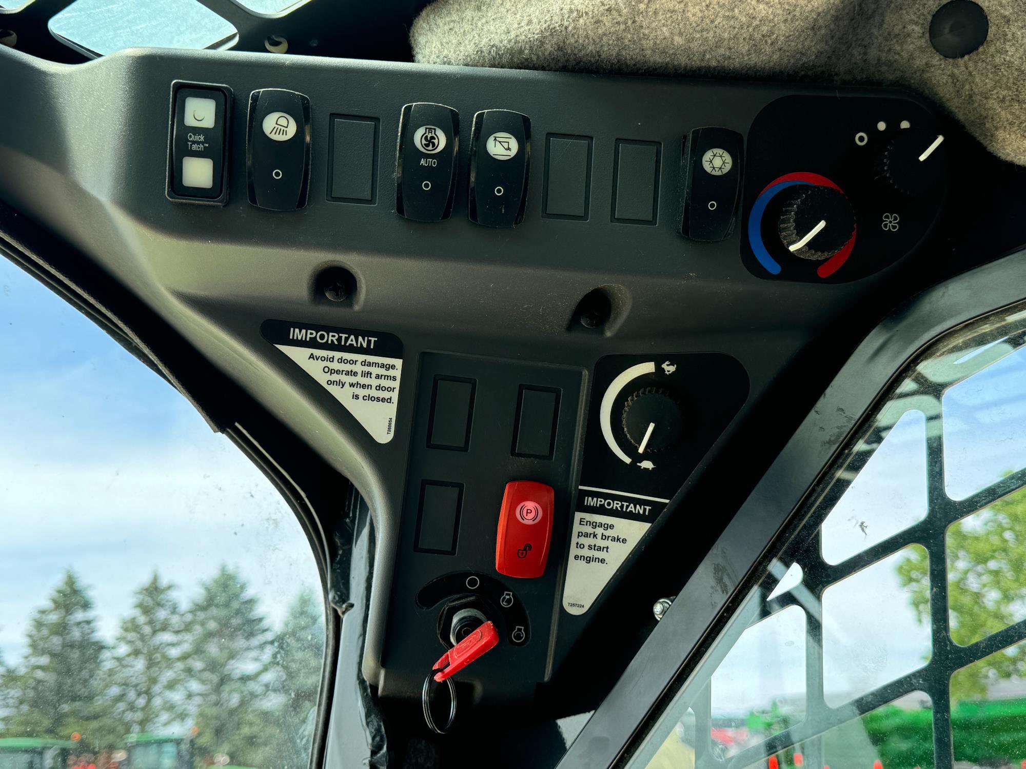 
								2019 John Deere 320G full									
