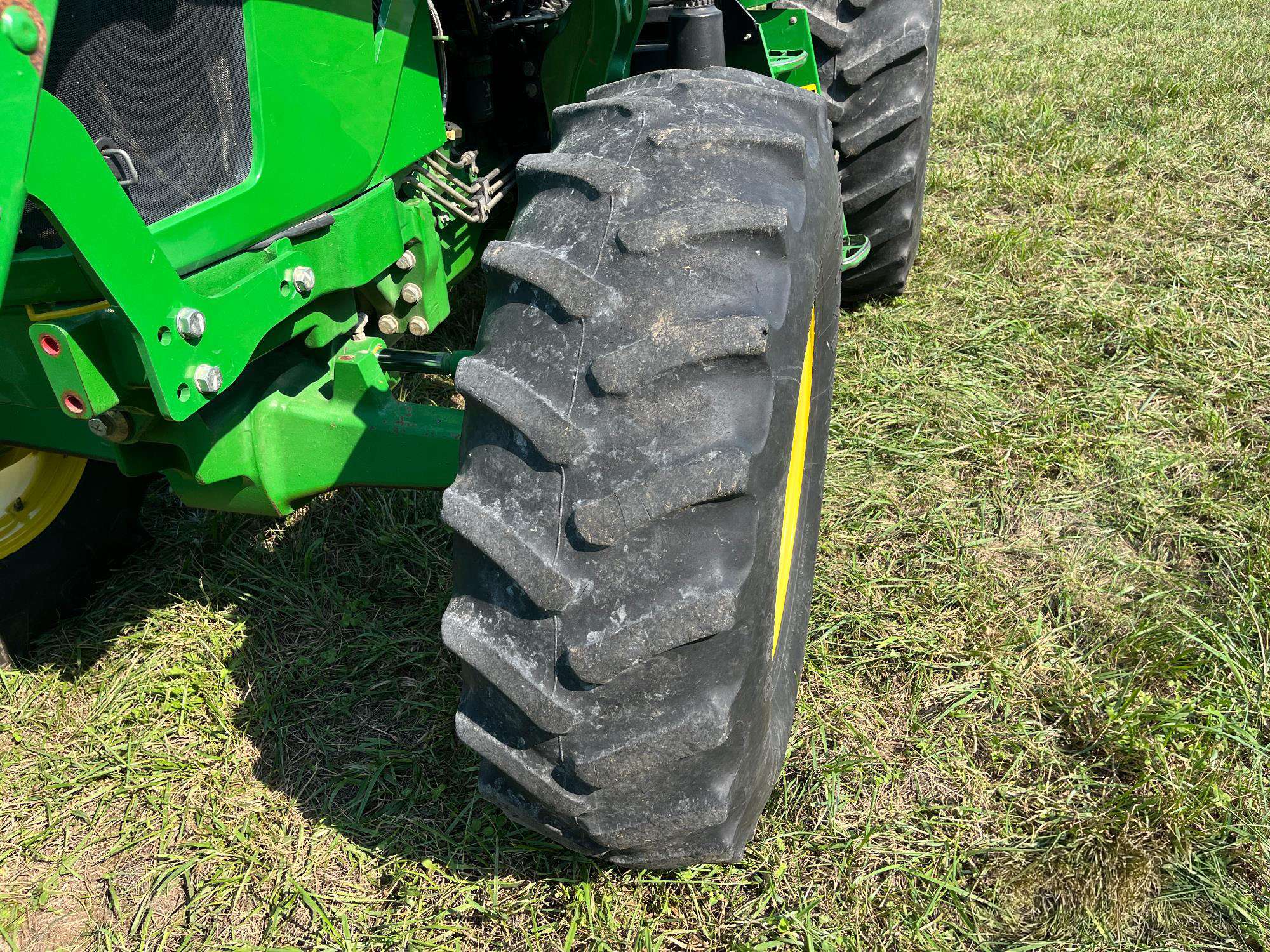 
								2014 John Deere 6130D MFWD Tractor W/Loader full									