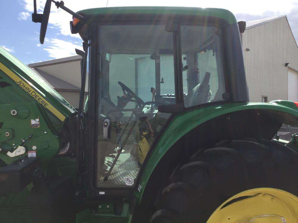
								2018 John Deere 6130M MFWD Tractor W/Loader full									