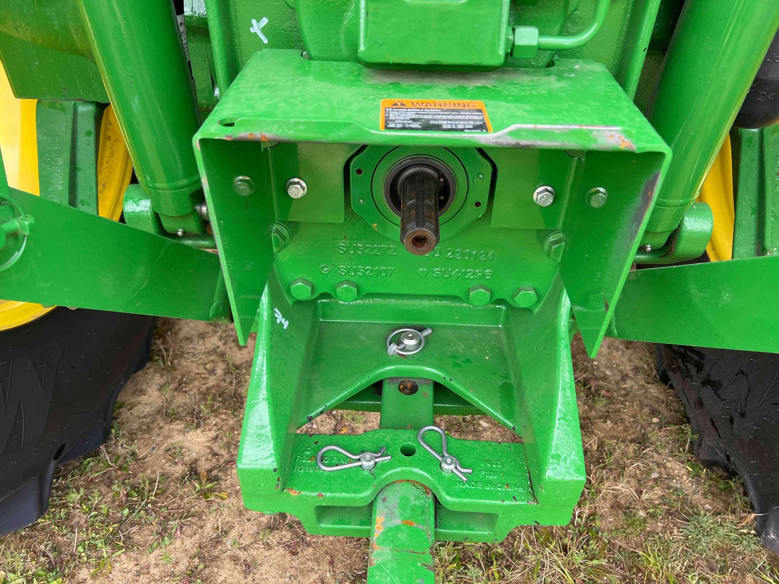 
								2022 John Deere 6105E MFWD Tractor full									
