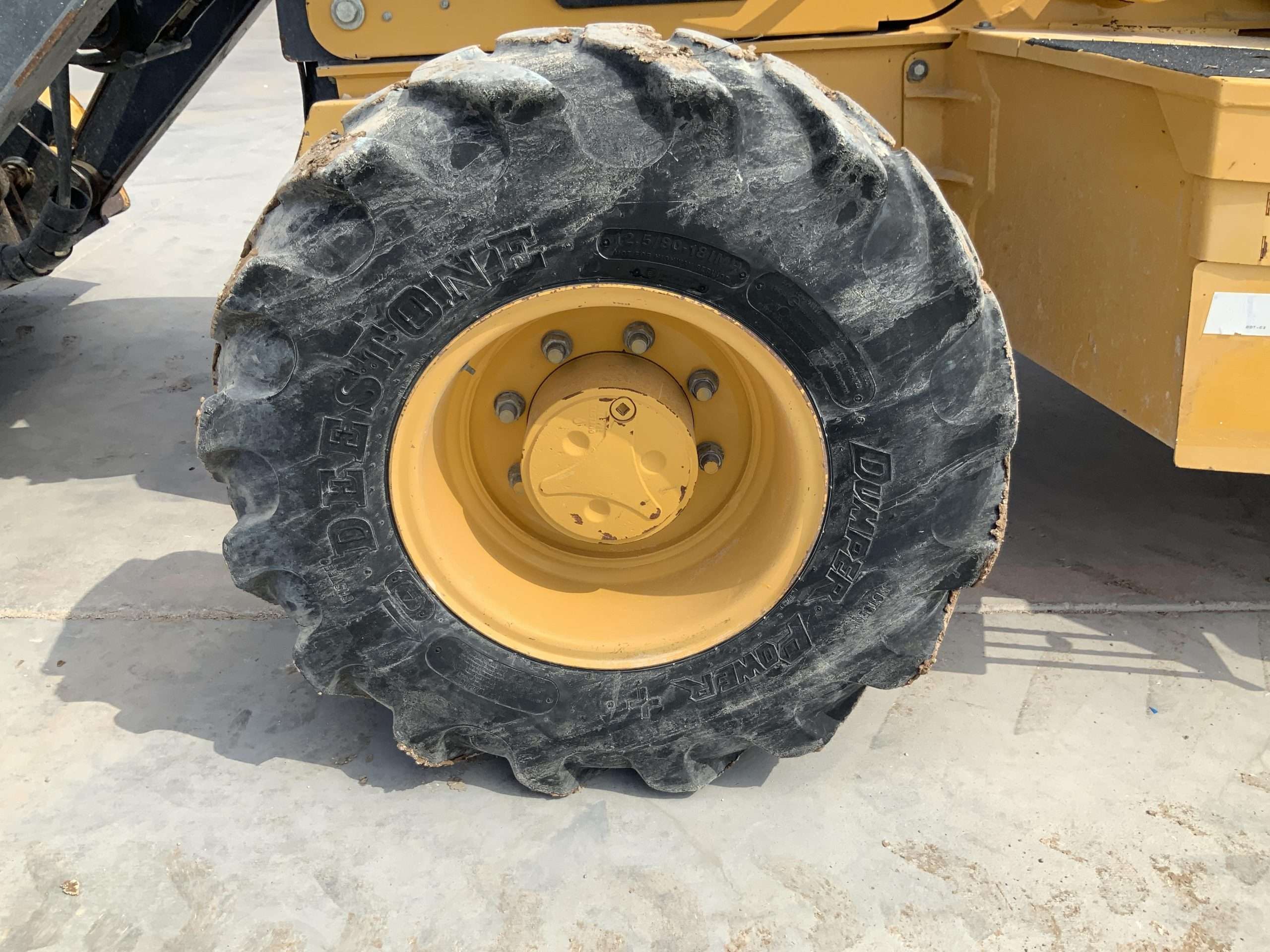 
								John Deere 410K 4WD full									