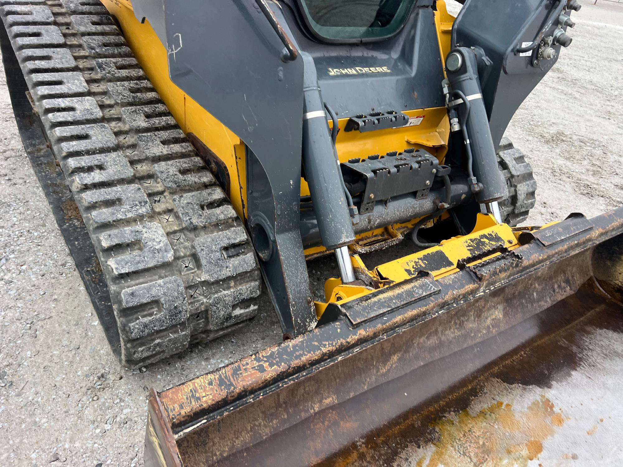 
								2017 John Deere 333G Compact Track Loader full									