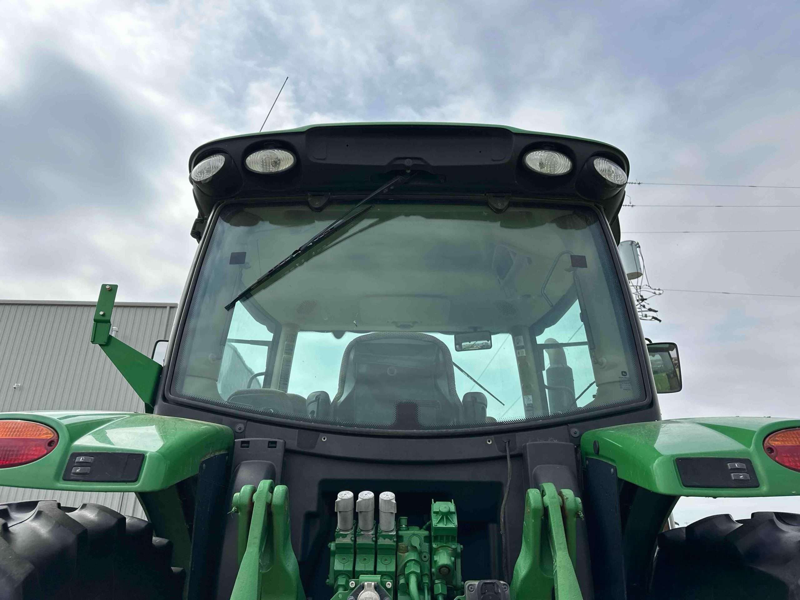 
								2017 John Deere 6155R MFWD Tractor W/Loader full									
