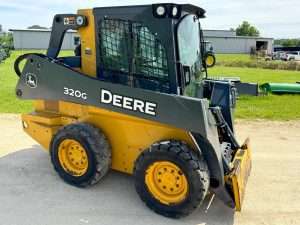 2019 John Deere 320G