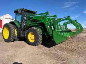 2015 John Deere 7210R MFWD Tractor W/Grapple Loader