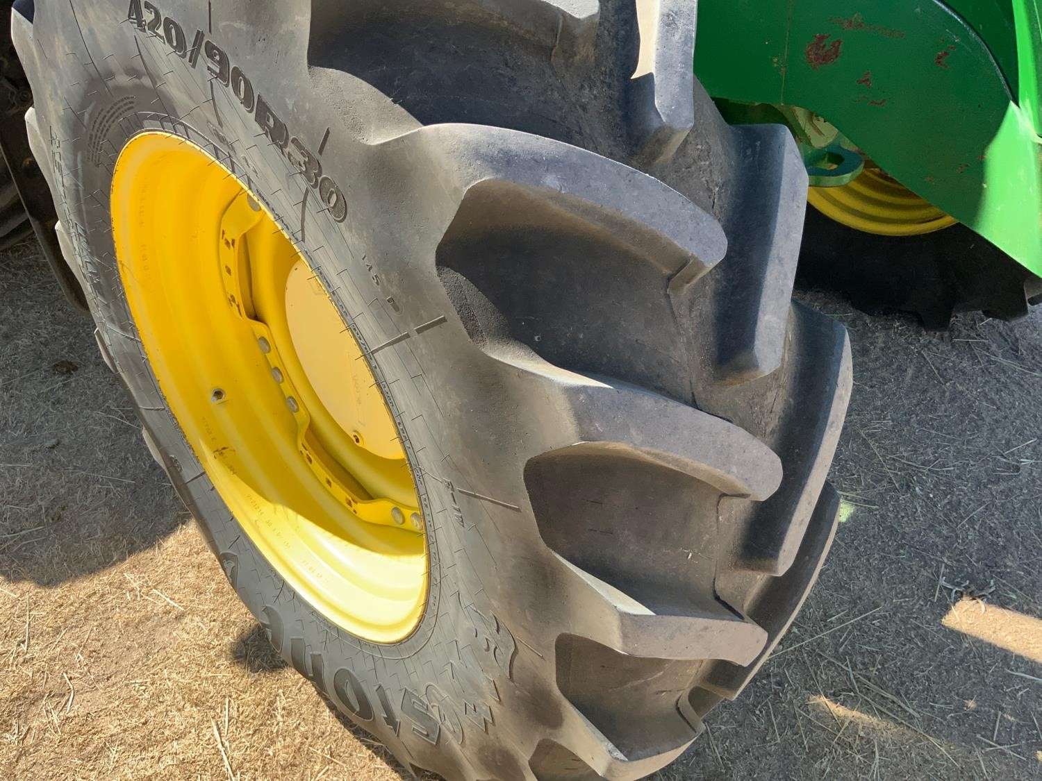 
								2011 John Deere 7830 MFWD Tractor full									