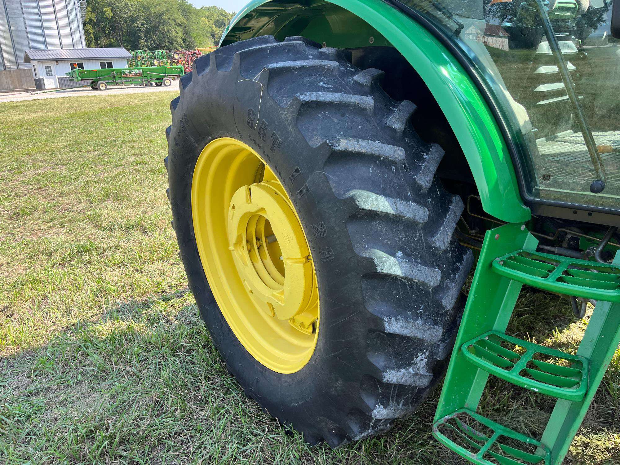 
								2014 John Deere 6130D MFWD Tractor W/Loader full									