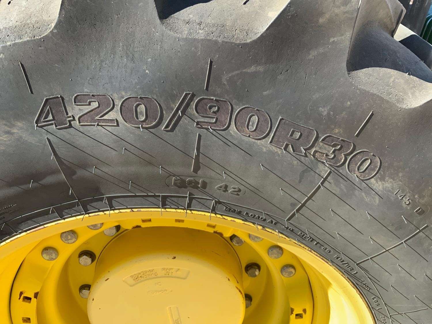 
								2011 John Deere 7830 MFWD Tractor full									