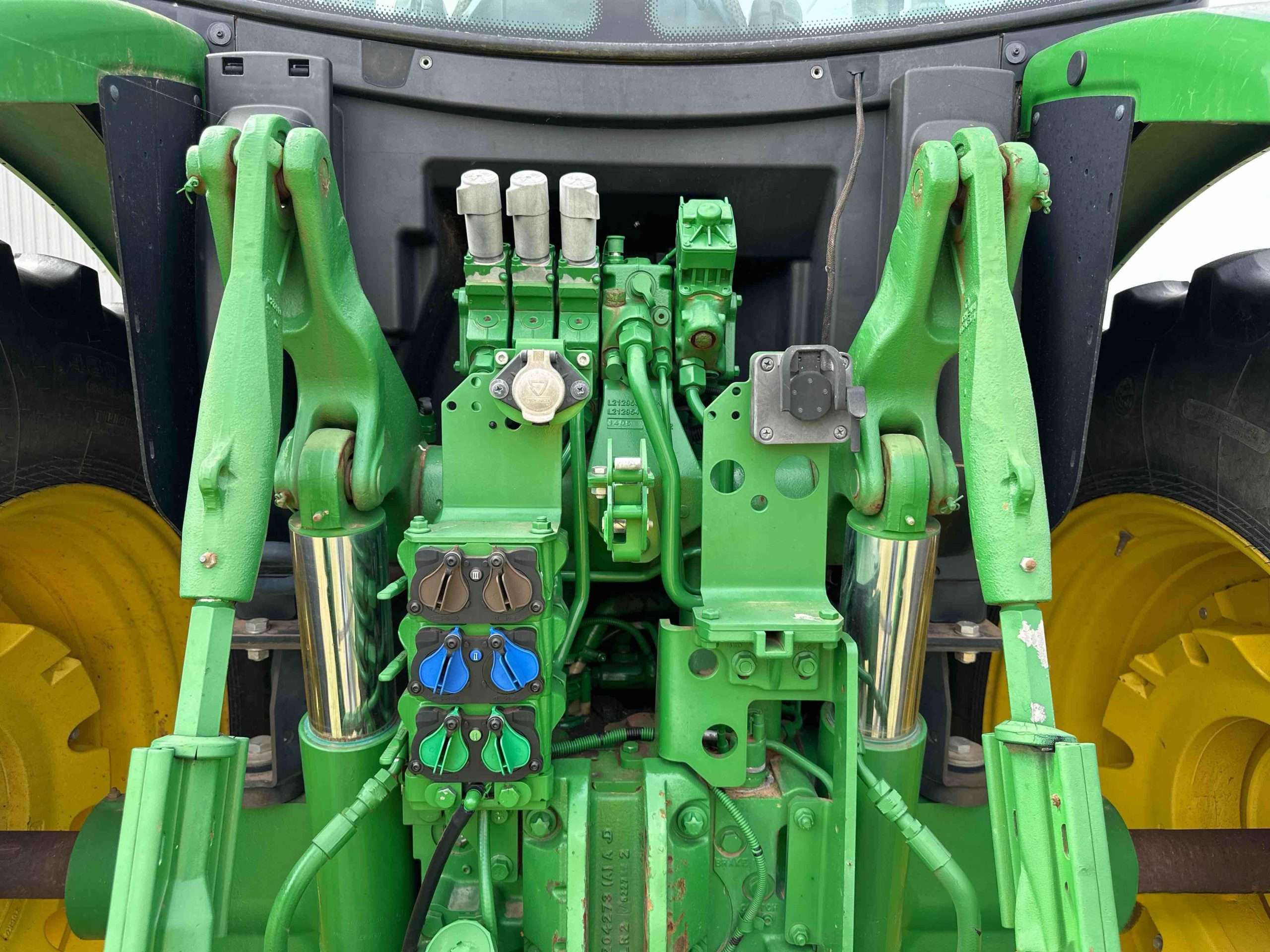 
								2017 John Deere 6155R MFWD Tractor W/Loader full									