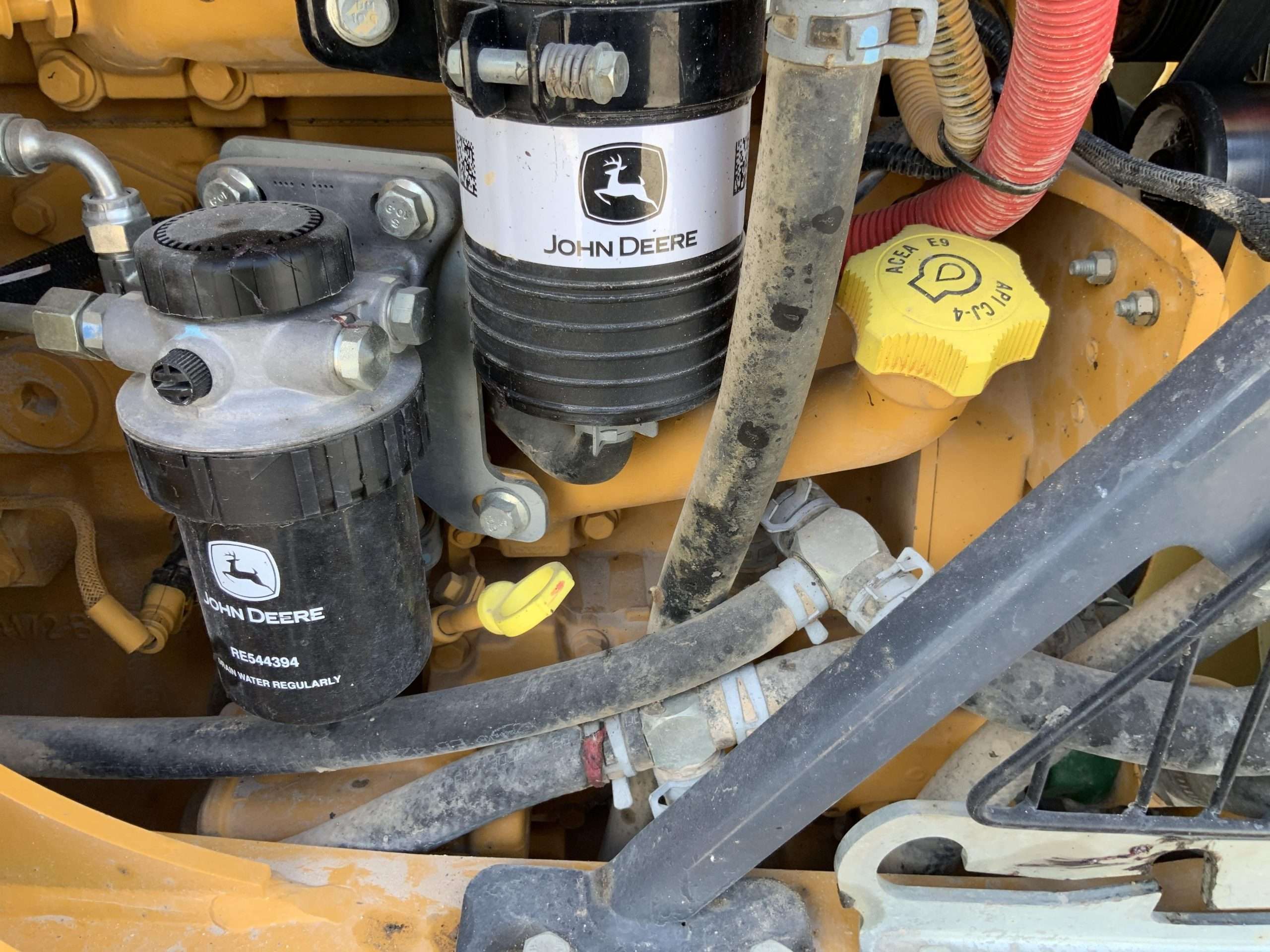 
								John Deere 410K 4WD full									
