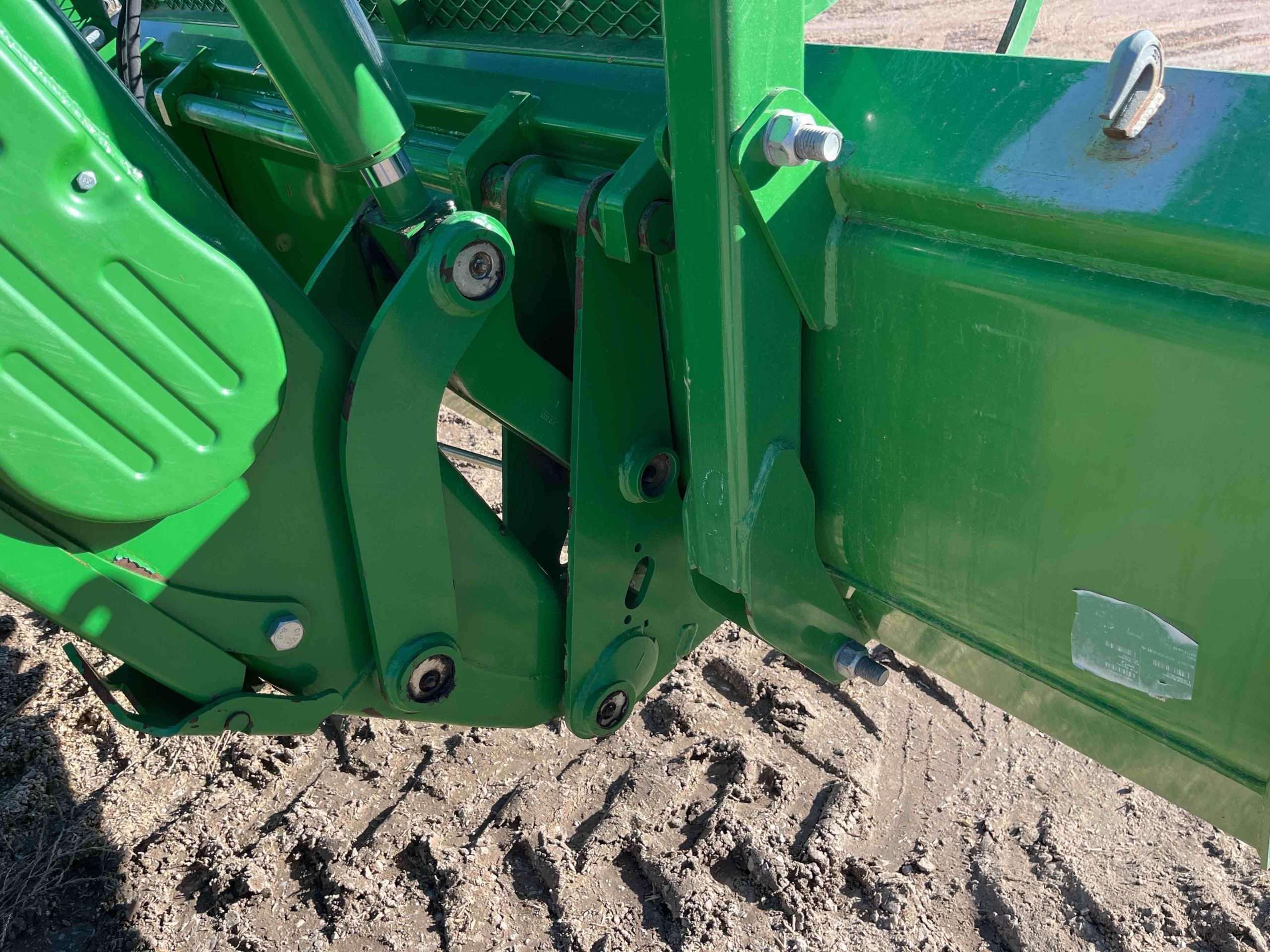 
								2015 John Deere 7210R MFWD Tractor W/Grapple Loader full									