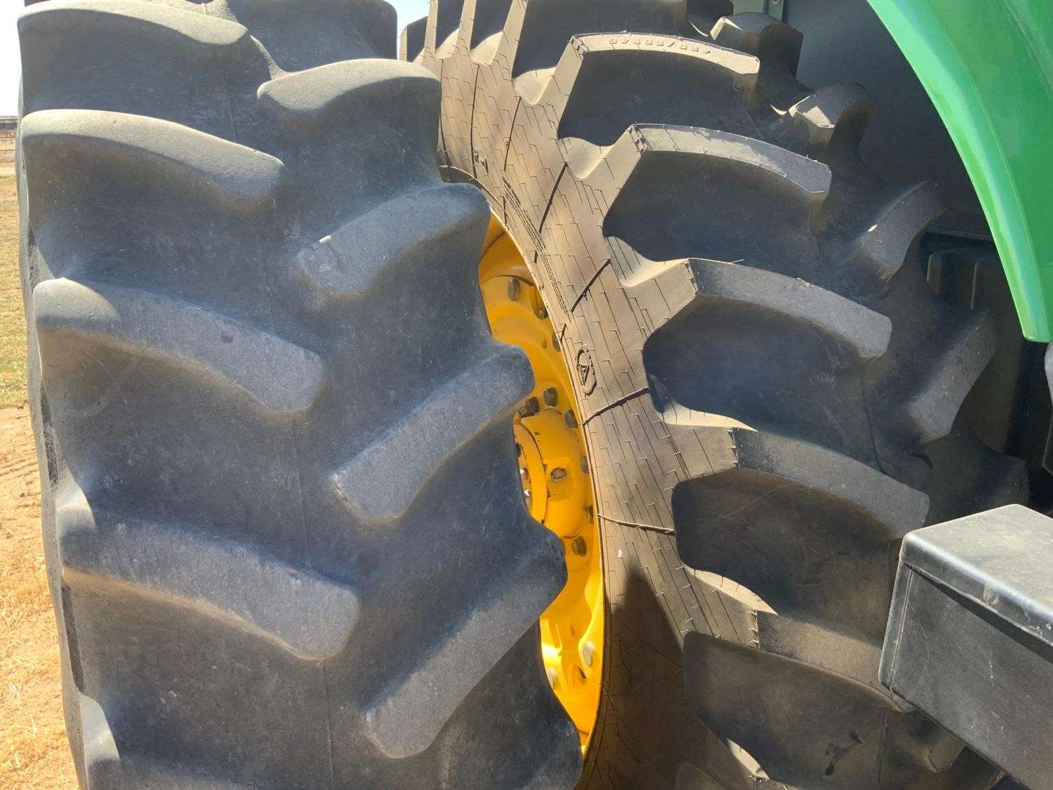 
								2011 John Deere 7830 MFWD Tractor full									