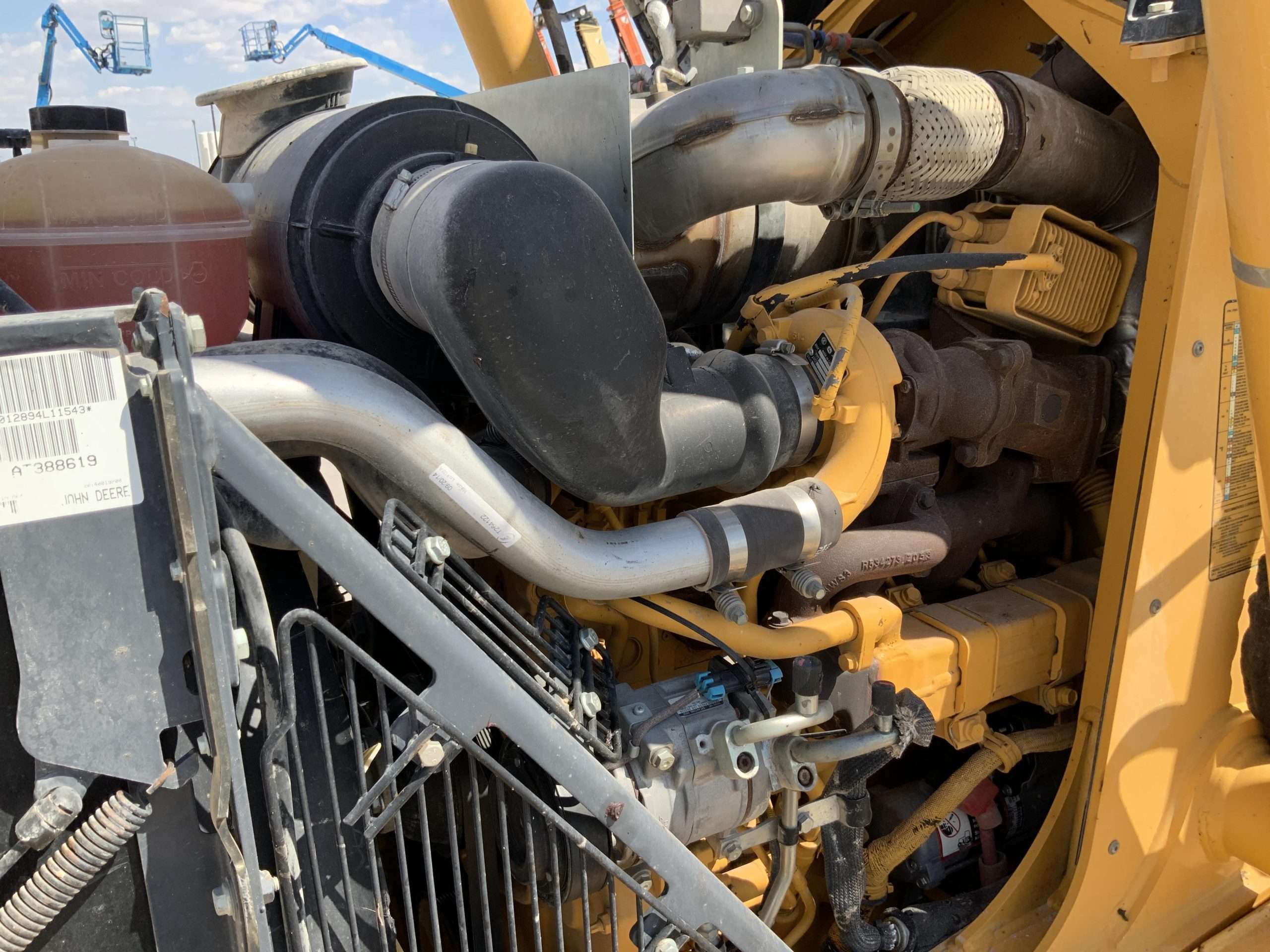 
								John Deere 410K 4WD full									