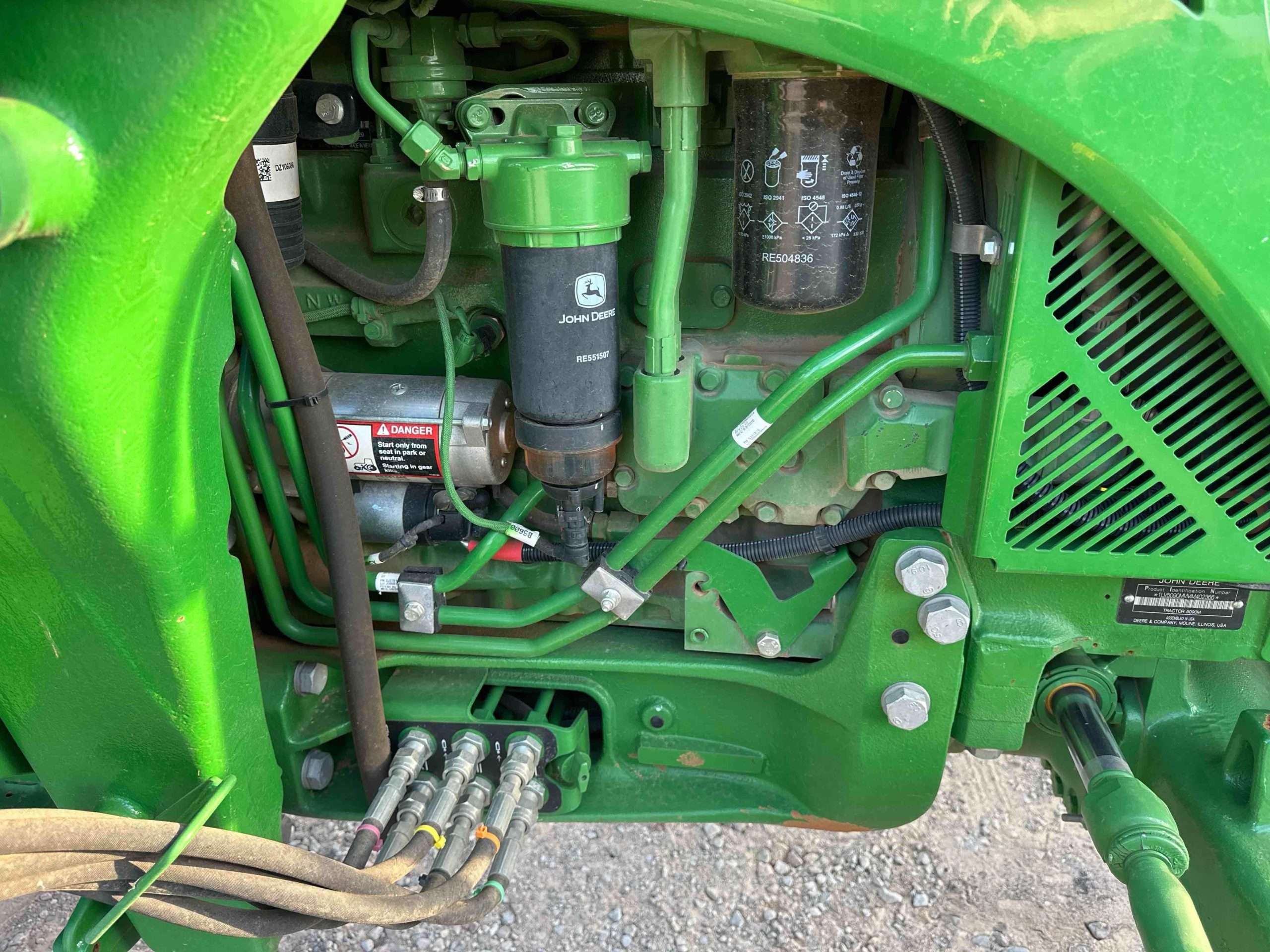 
								2021 John Deere 5090M MFWD Tractor W/Loader full									