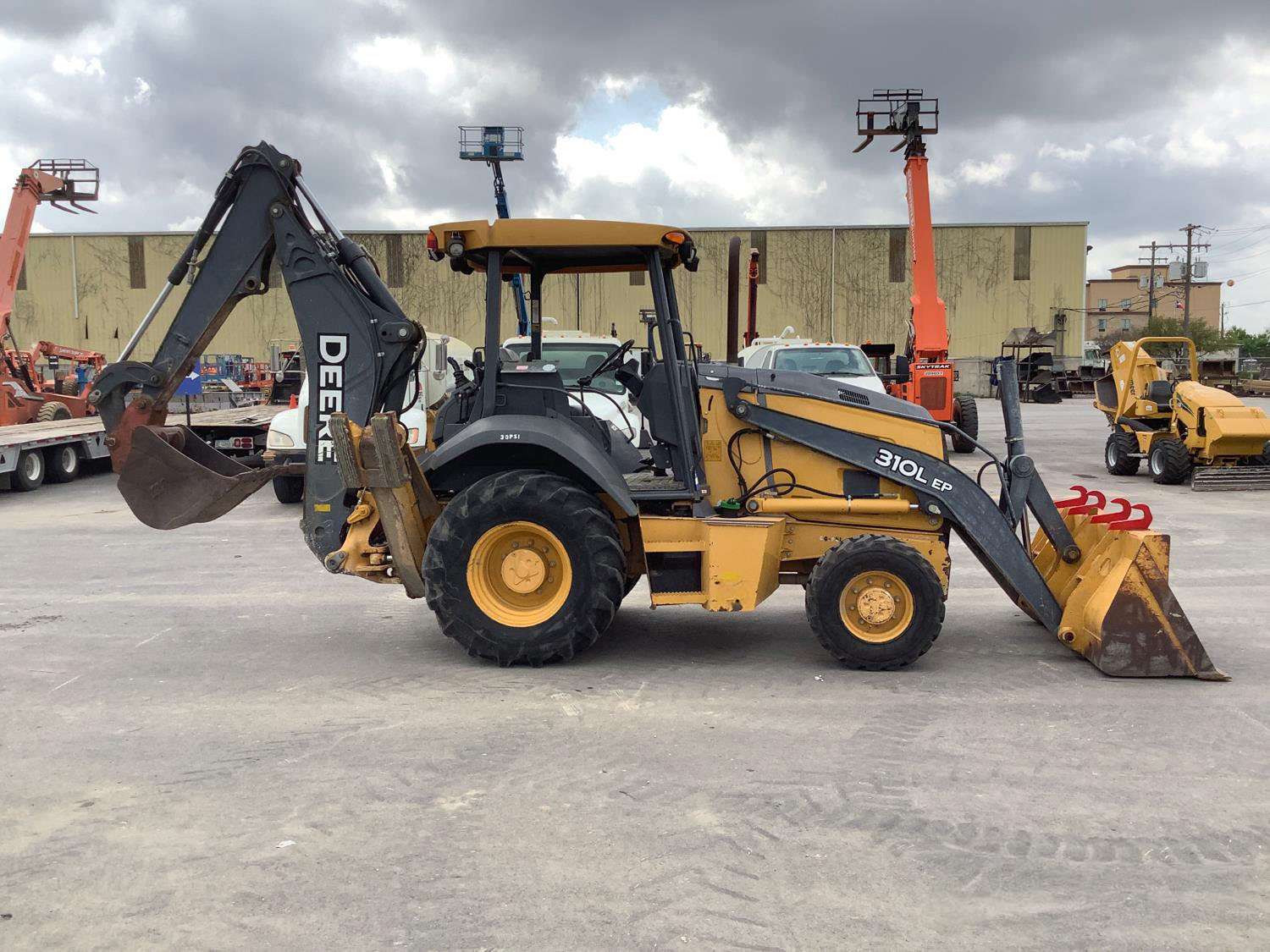 
								2015 John Deere 310L EP 4×4 full									