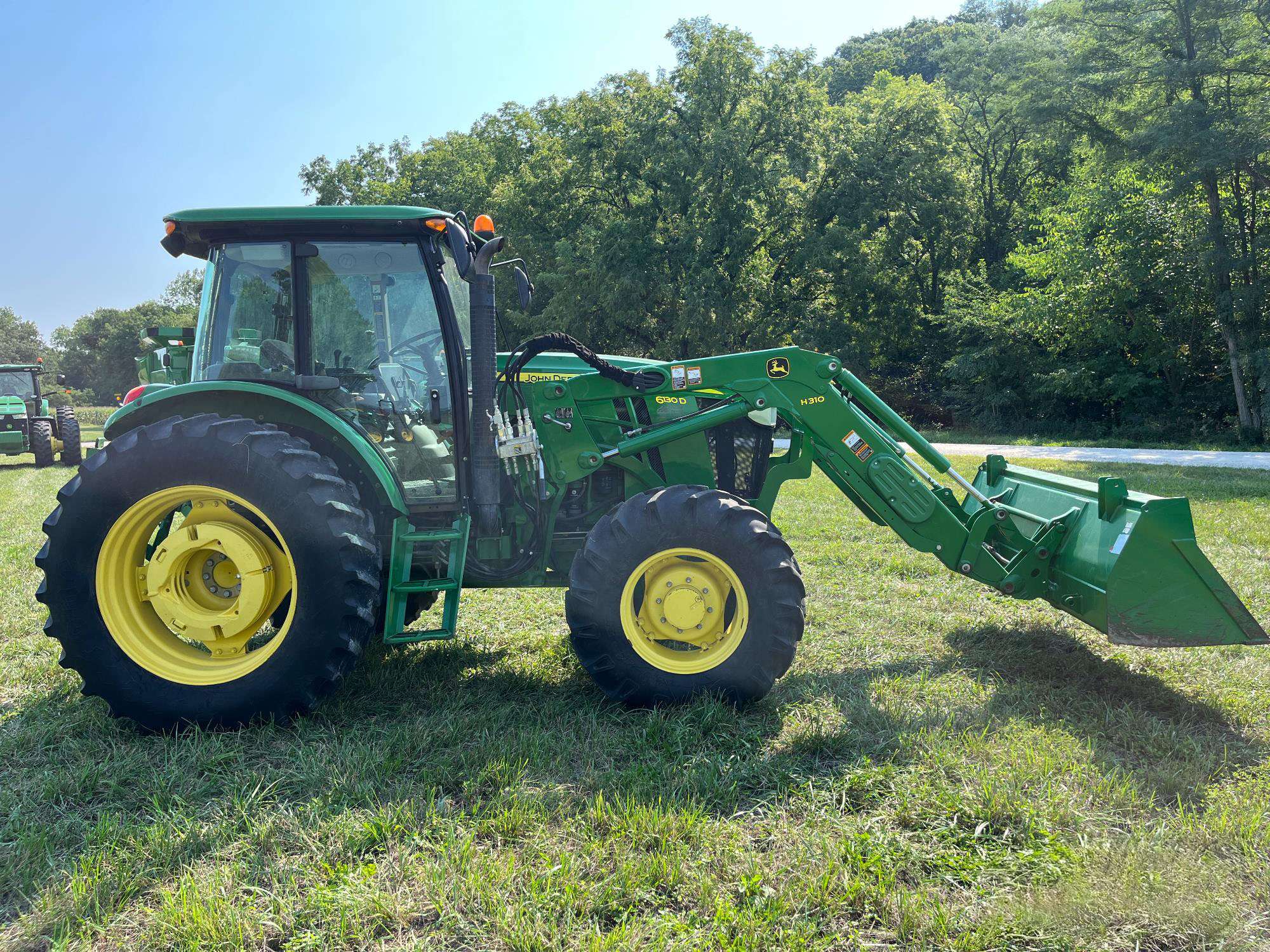 
								2014 John Deere 6130D MFWD Tractor W/Loader full									