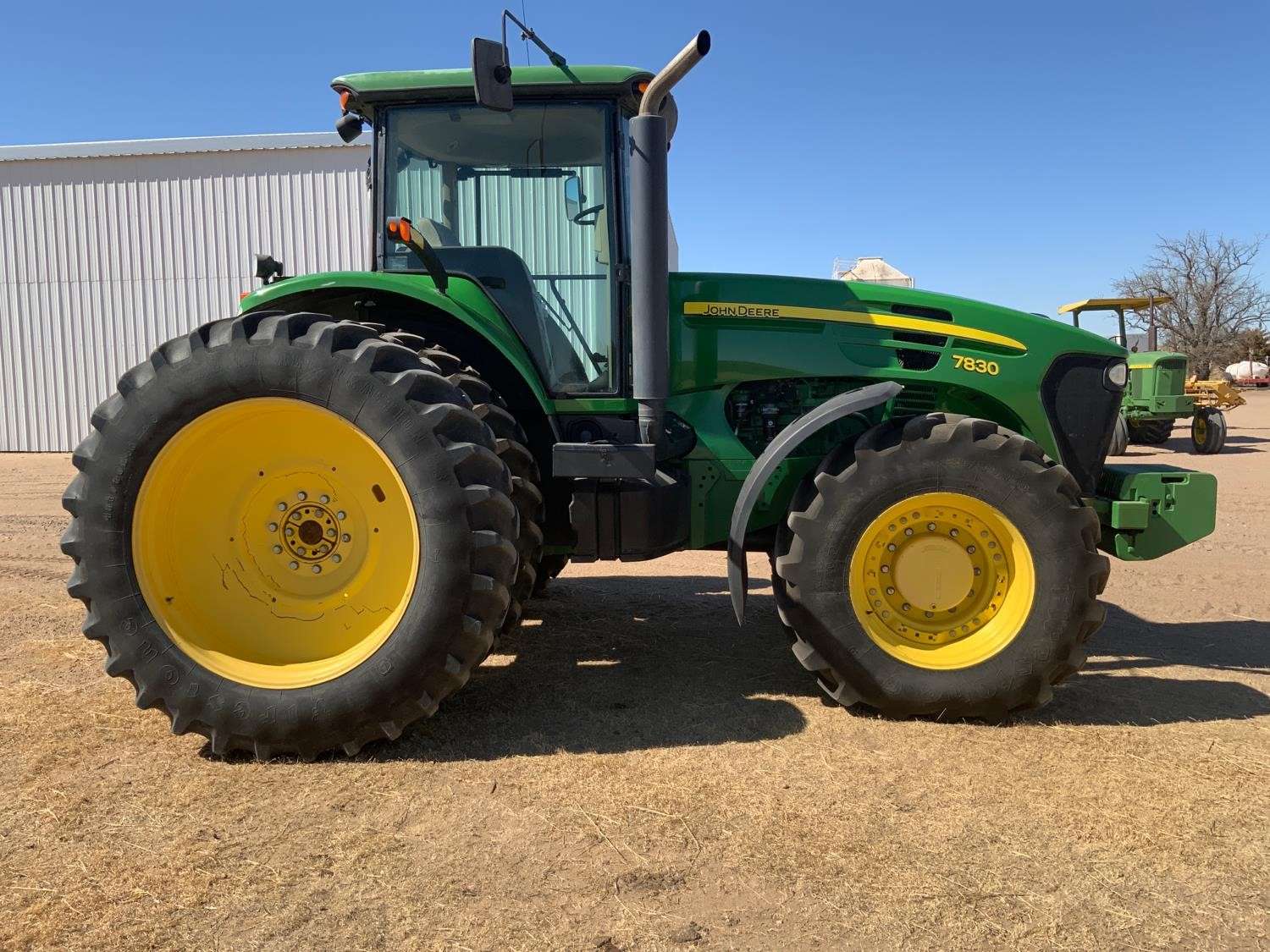 
								2011 John Deere 7830 MFWD Tractor full									