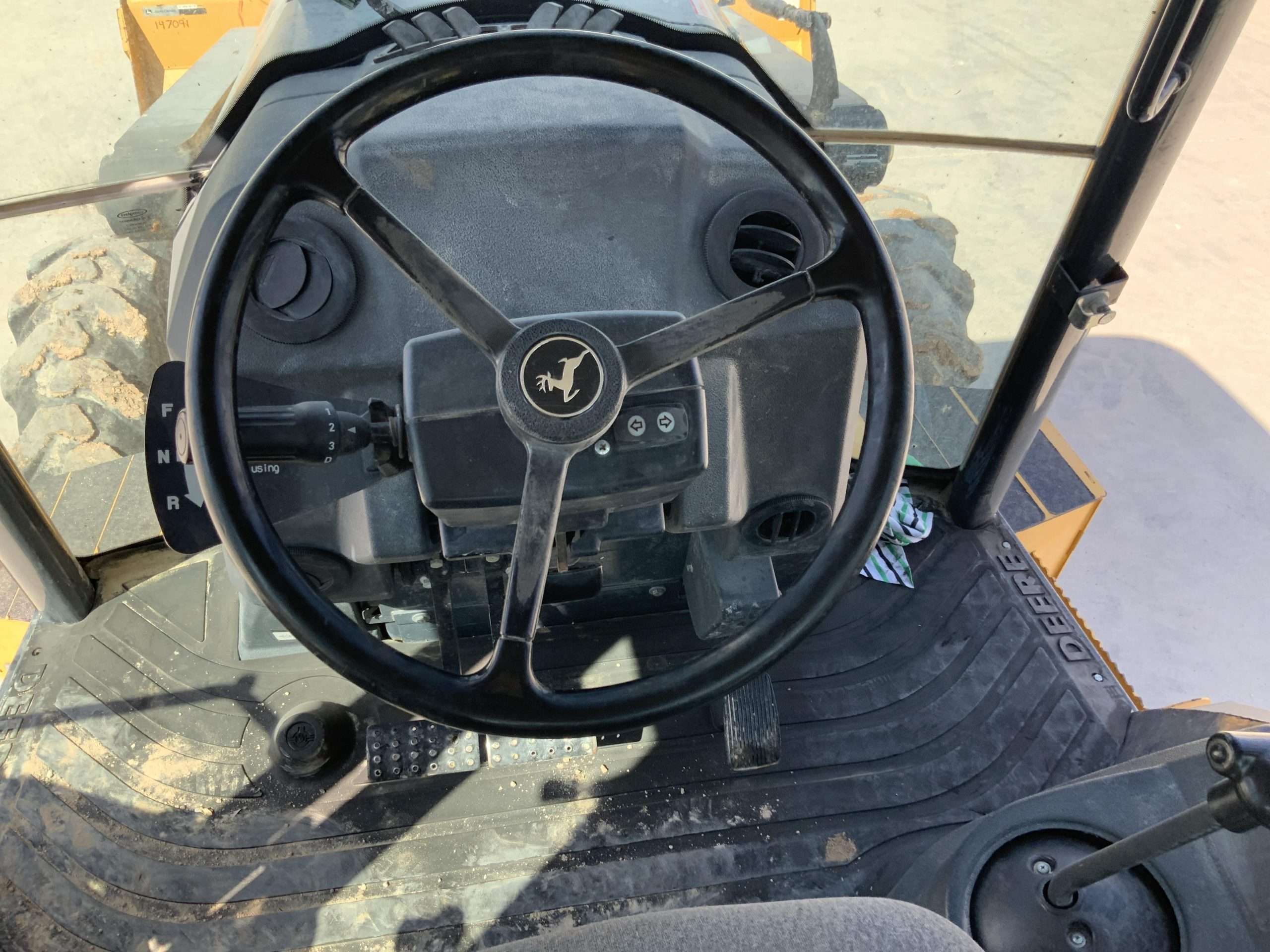
								John Deere 410K 4WD full									