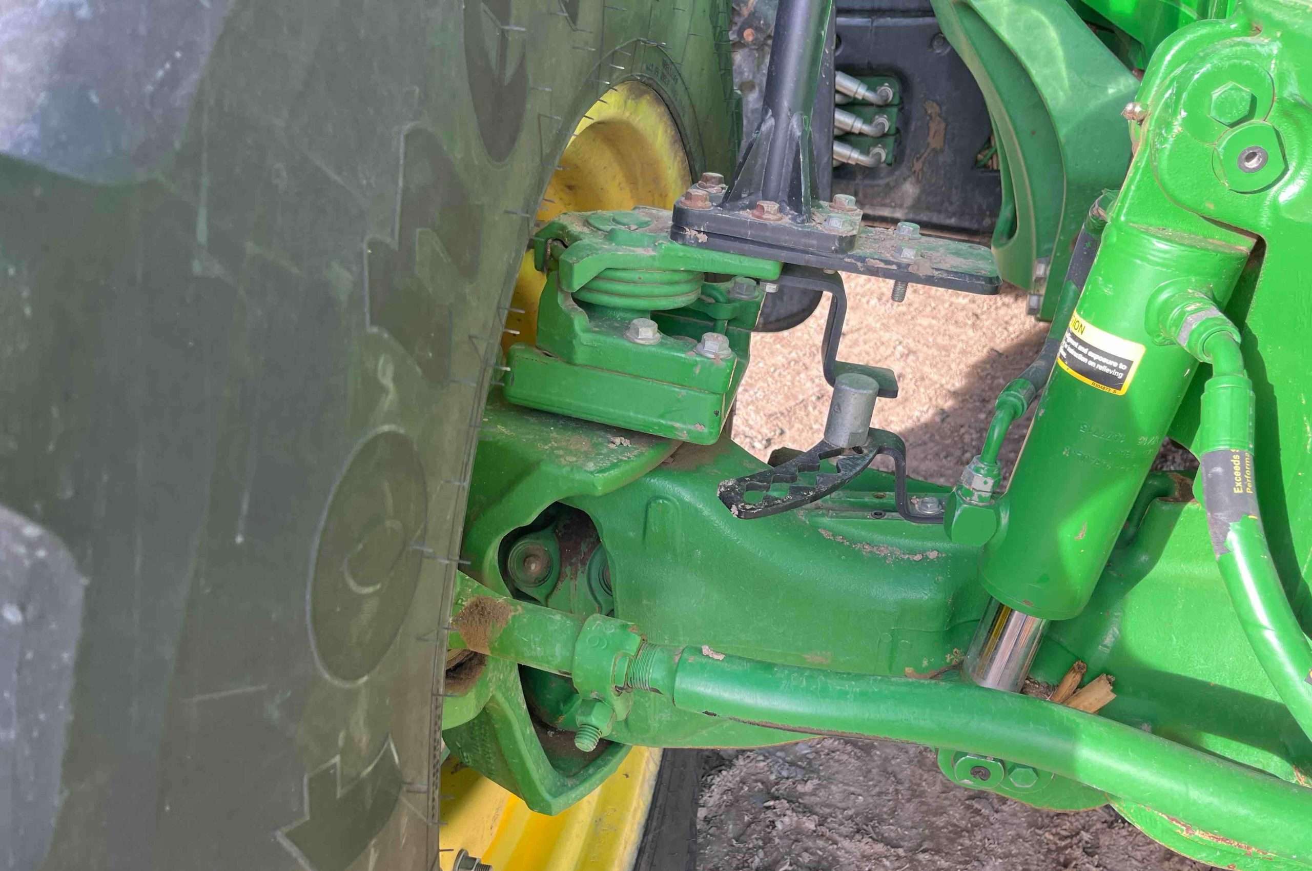 
								2015 John Deere 7210R MFWD Tractor W/Grapple Loader full									