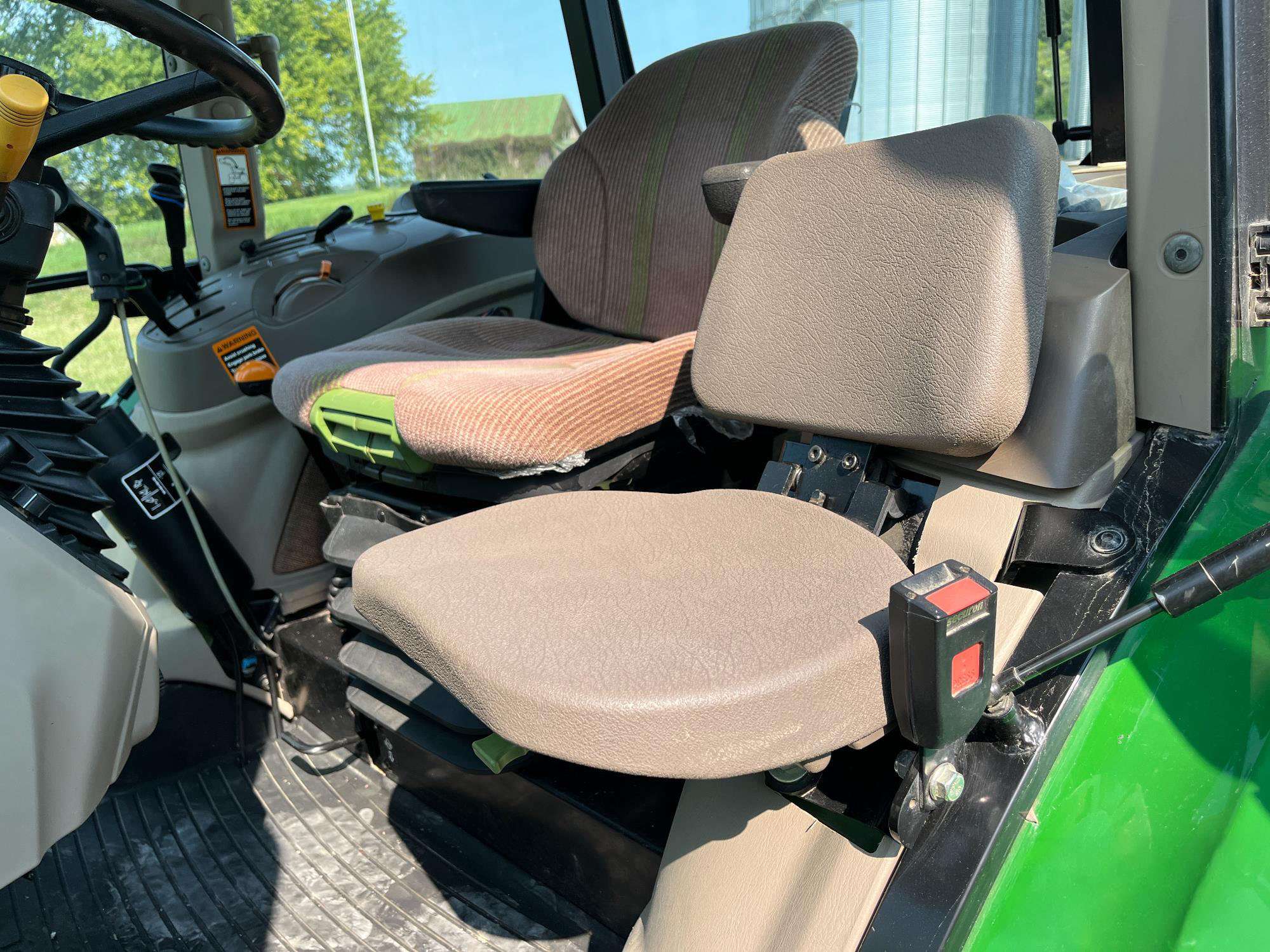 
								2014 John Deere 6130D MFWD Tractor W/Loader full									