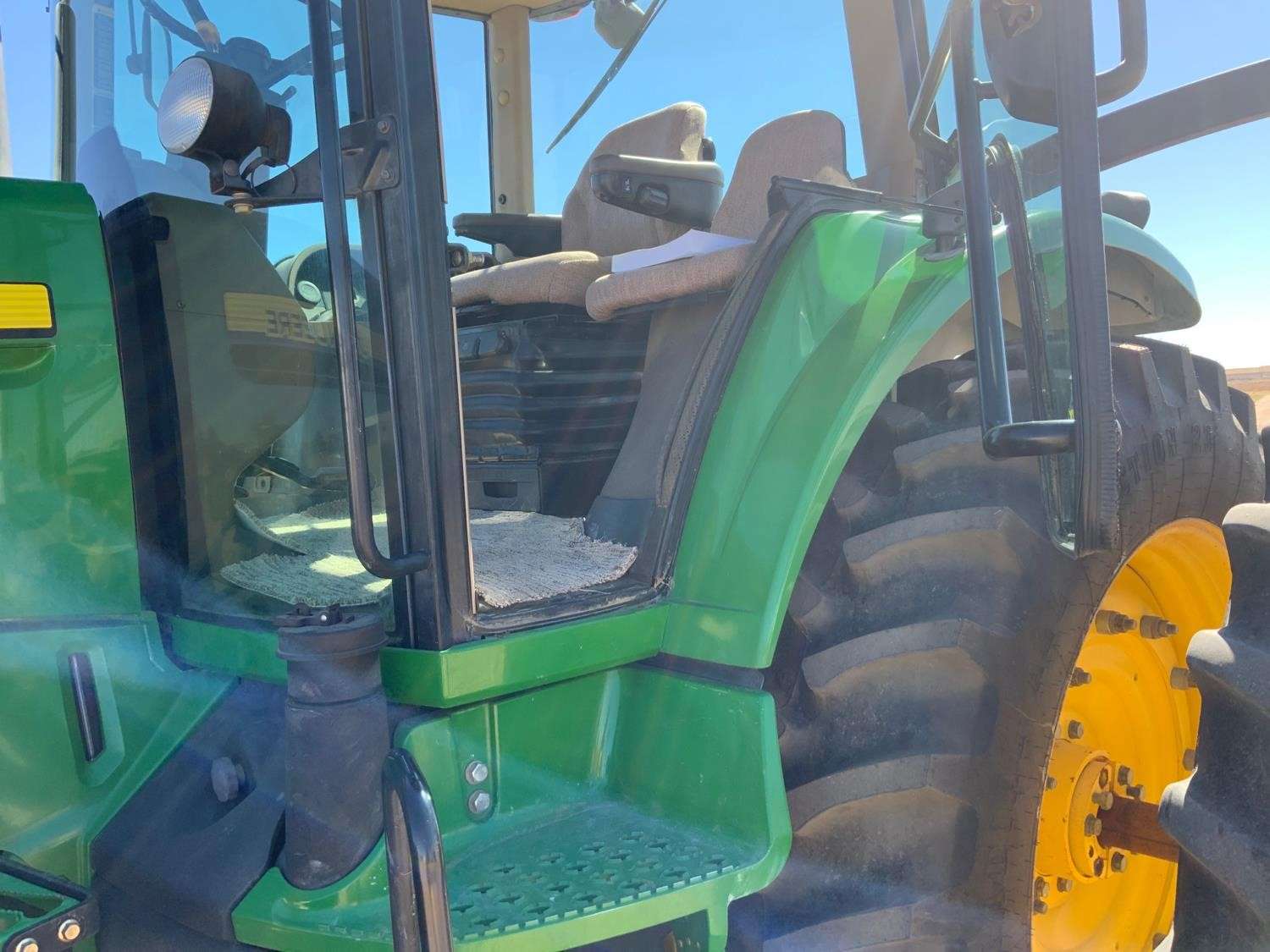 
								2011 John Deere 7830 MFWD Tractor full									