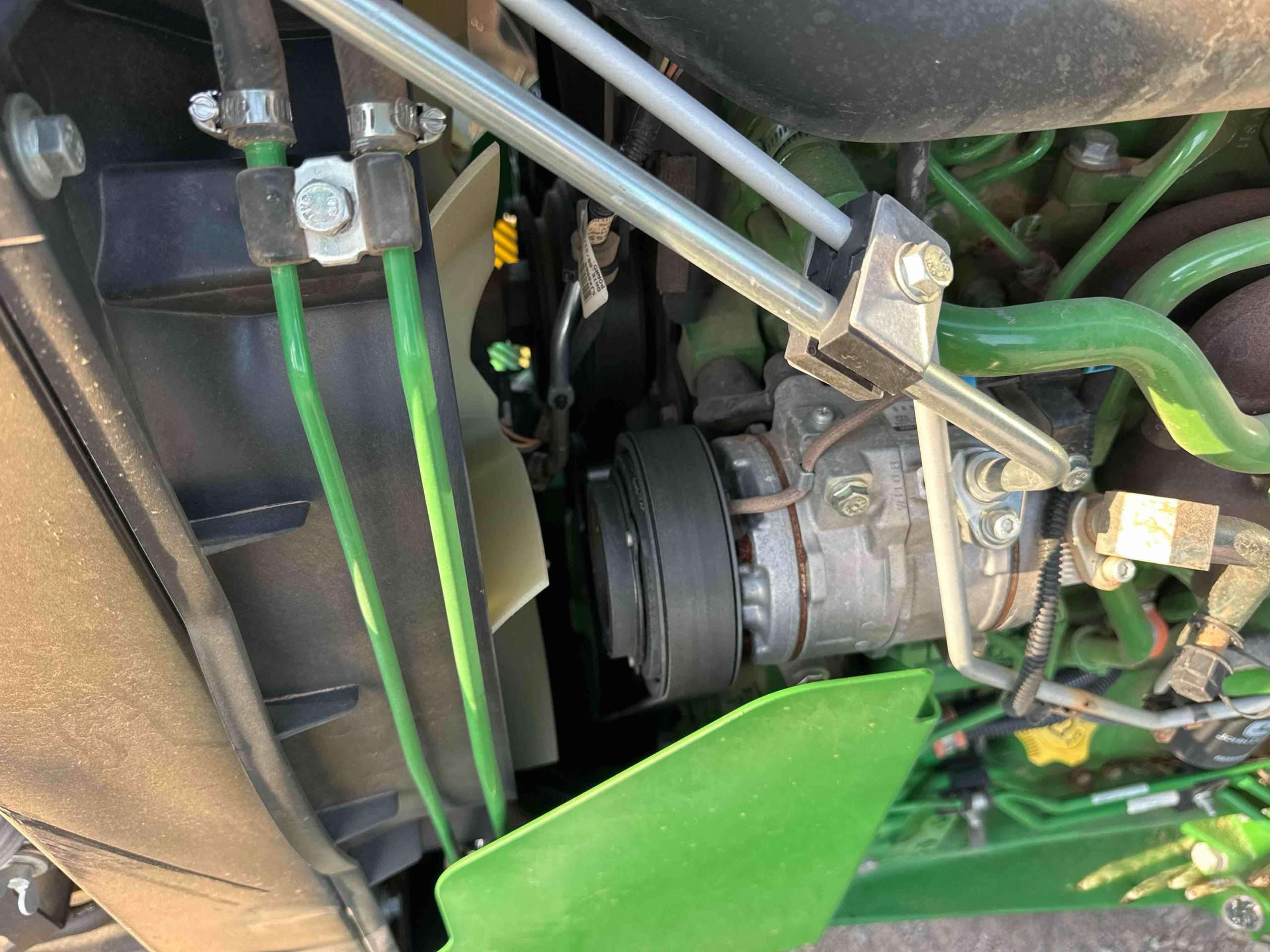
								2021 John Deere 5090M MFWD Tractor W/Loader full									