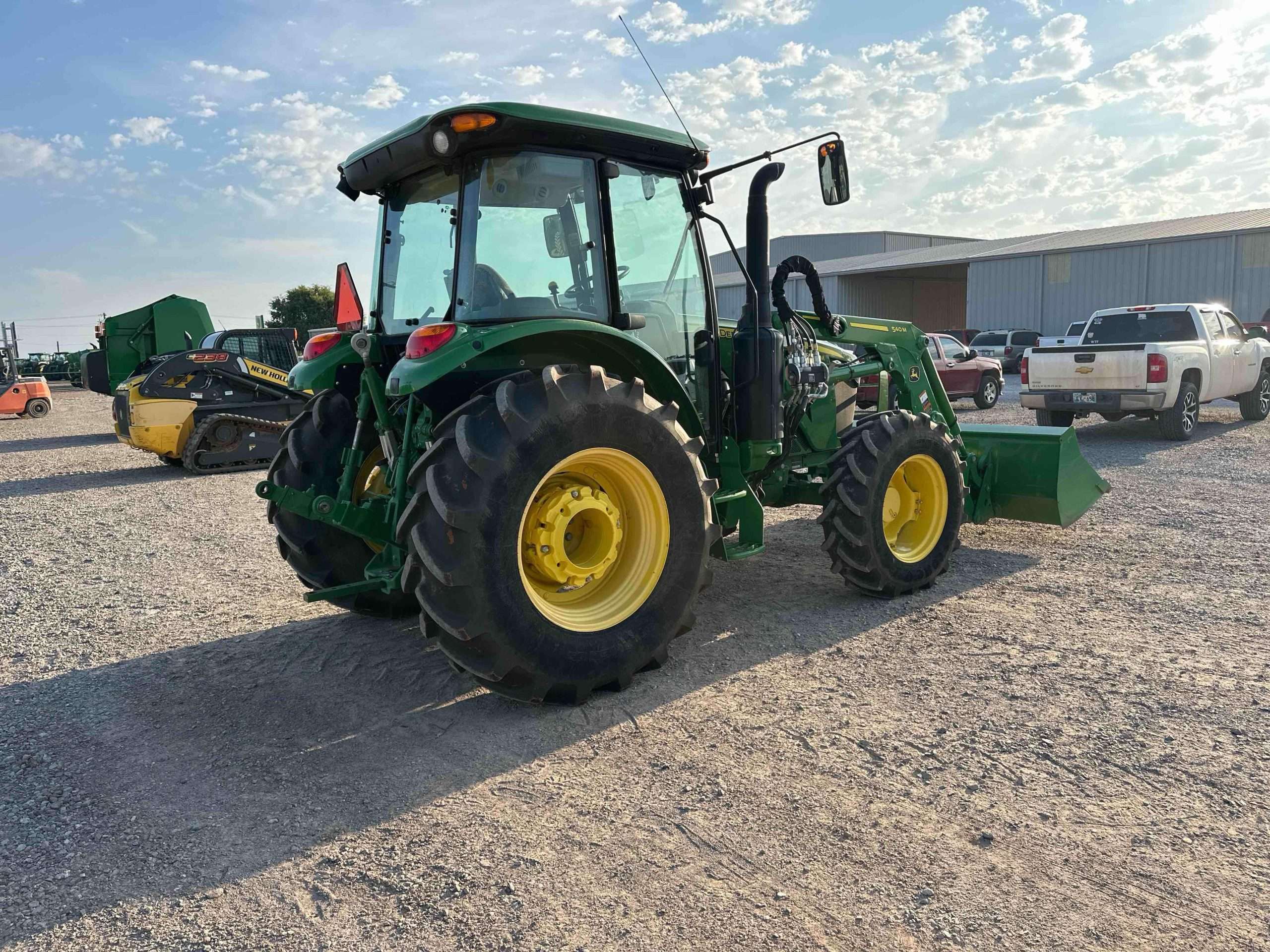 
								2021 John Deere 5090M MFWD Tractor W/Loader full									