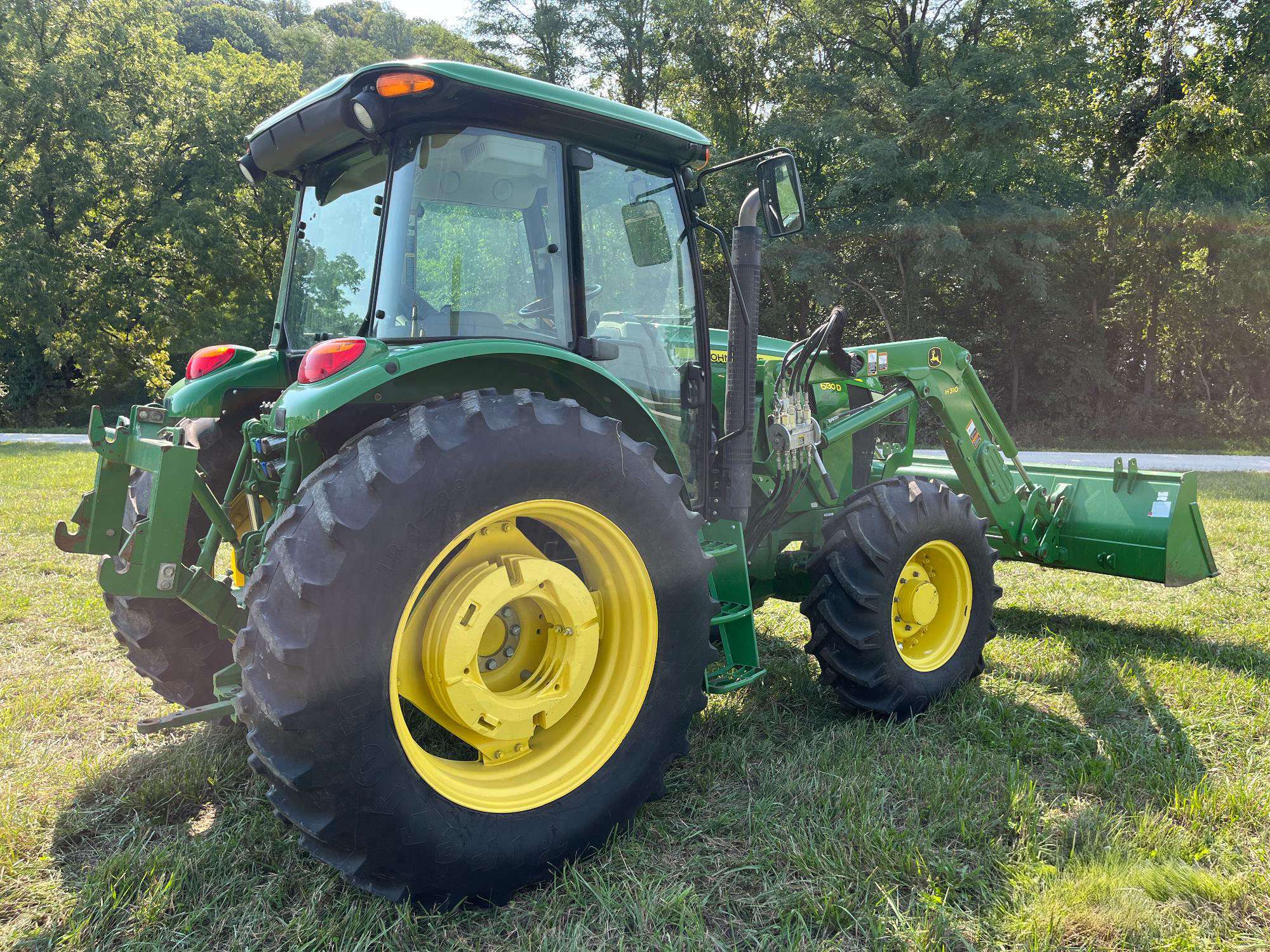 
								2014 John Deere 6130D MFWD Tractor W/Loader full									