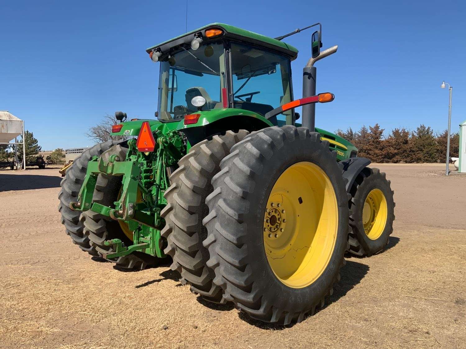 
								2011 John Deere 7830 MFWD Tractor full									